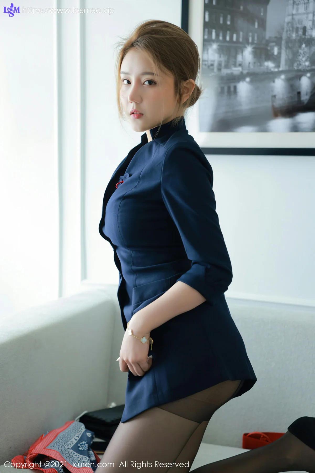 XiuRen 秀人 No.3933 夏西cici  真空空姐爆乳 - 11