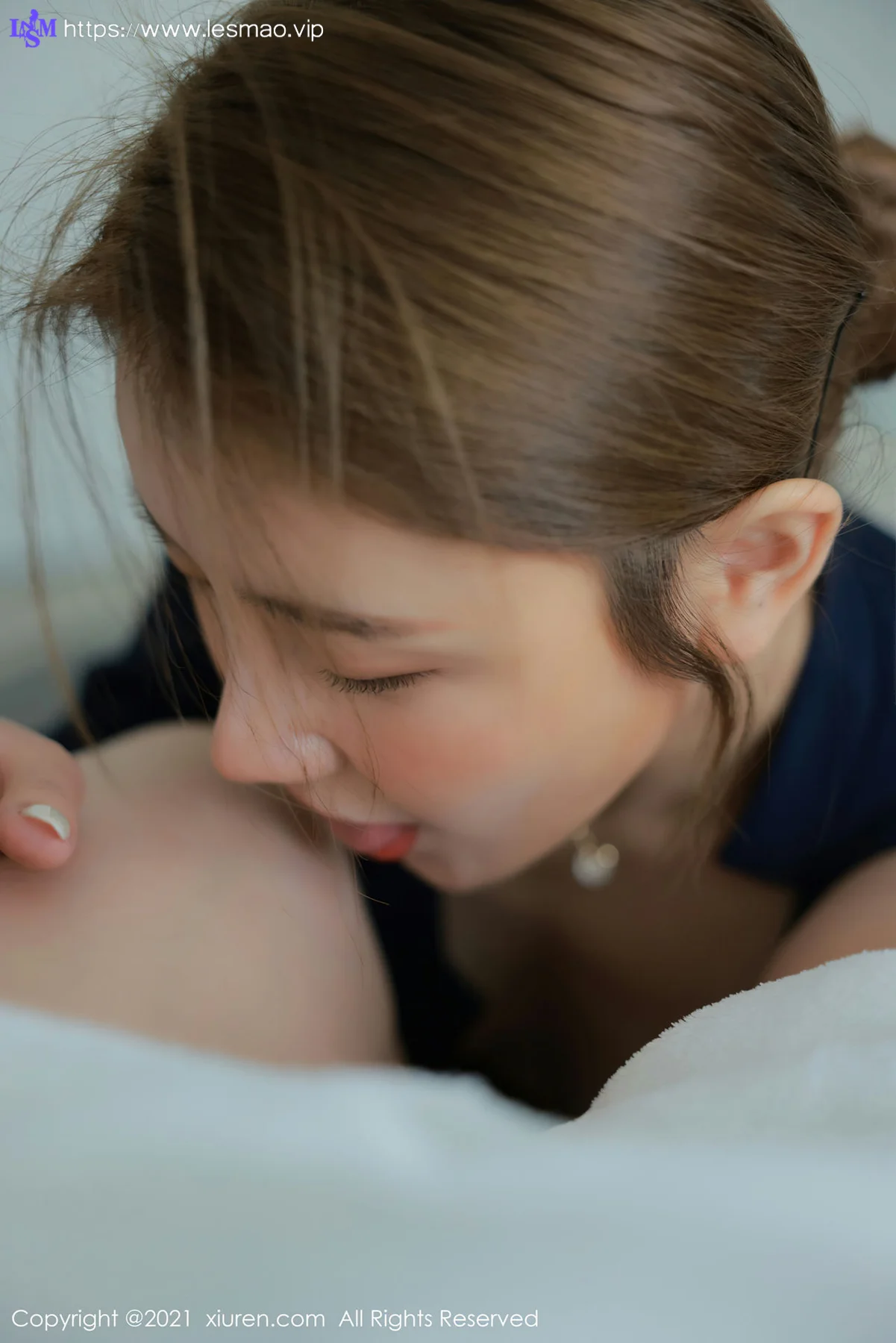 XiuRen 秀人 No.3933 夏西cici  真空空姐爆乳 - 47