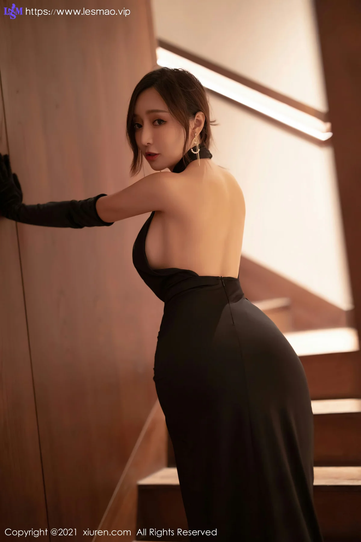 XiuRen 秀人 No.3944 王馨瑶yanni 户外旗袍爆乳 - 61