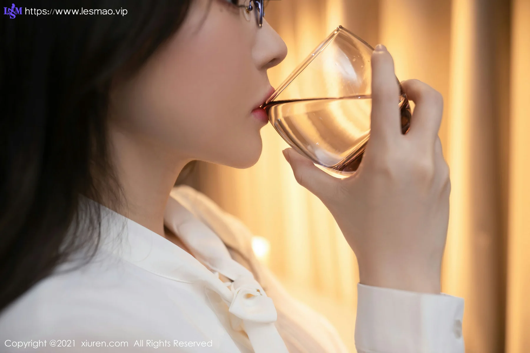 XiuRen 秀人 No.3972 鱼子酱fish 情景写真 - 38