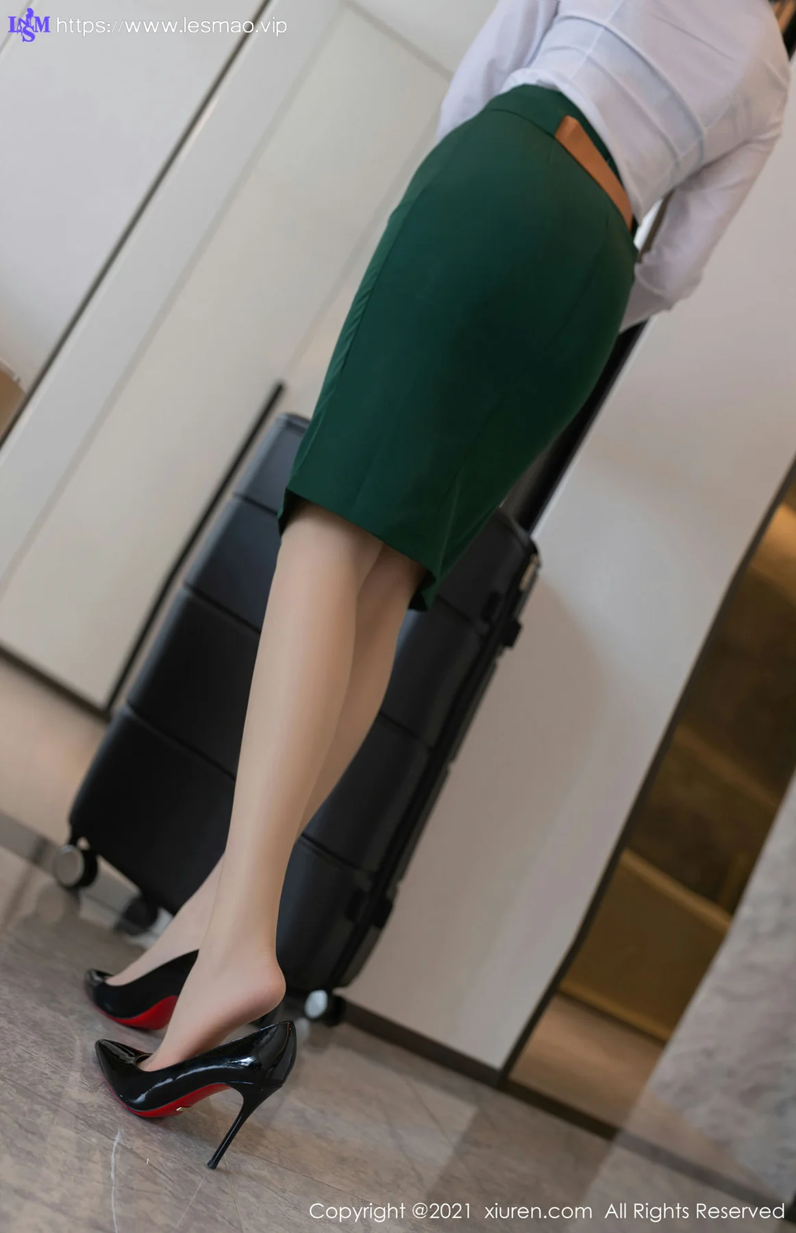 XiuRen 秀人 No.3996 借宿主题 安然Maleah 性感写真 - 21