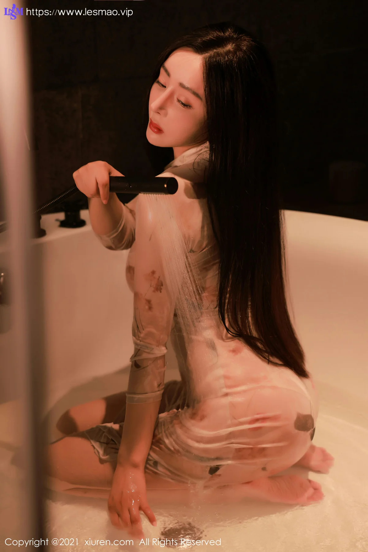 XiuRen 秀人 No.4002 日料店兼职 允爾 性感写真 - 21