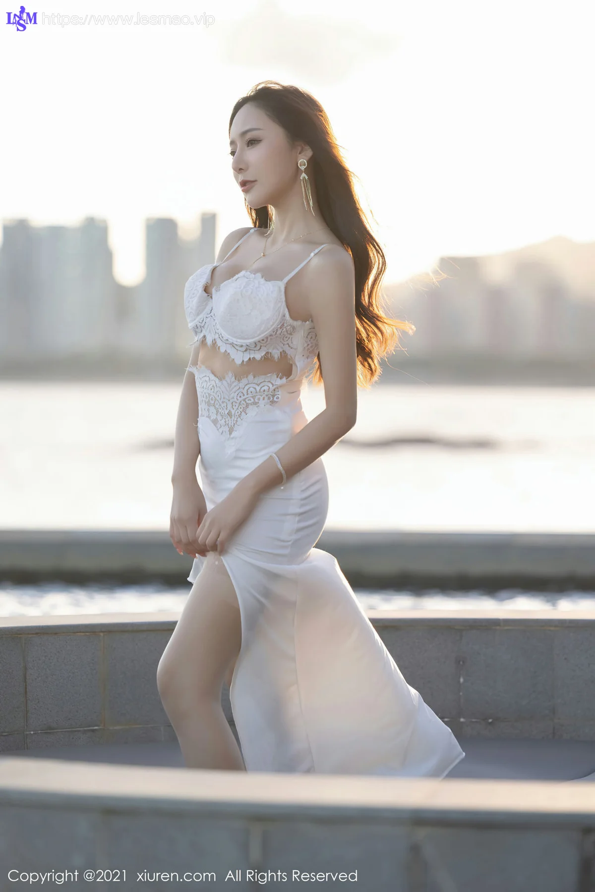 XiuRen 秀人 No.4004 轻透迷人 王馨瑶yanni 深圳旅拍 - 11