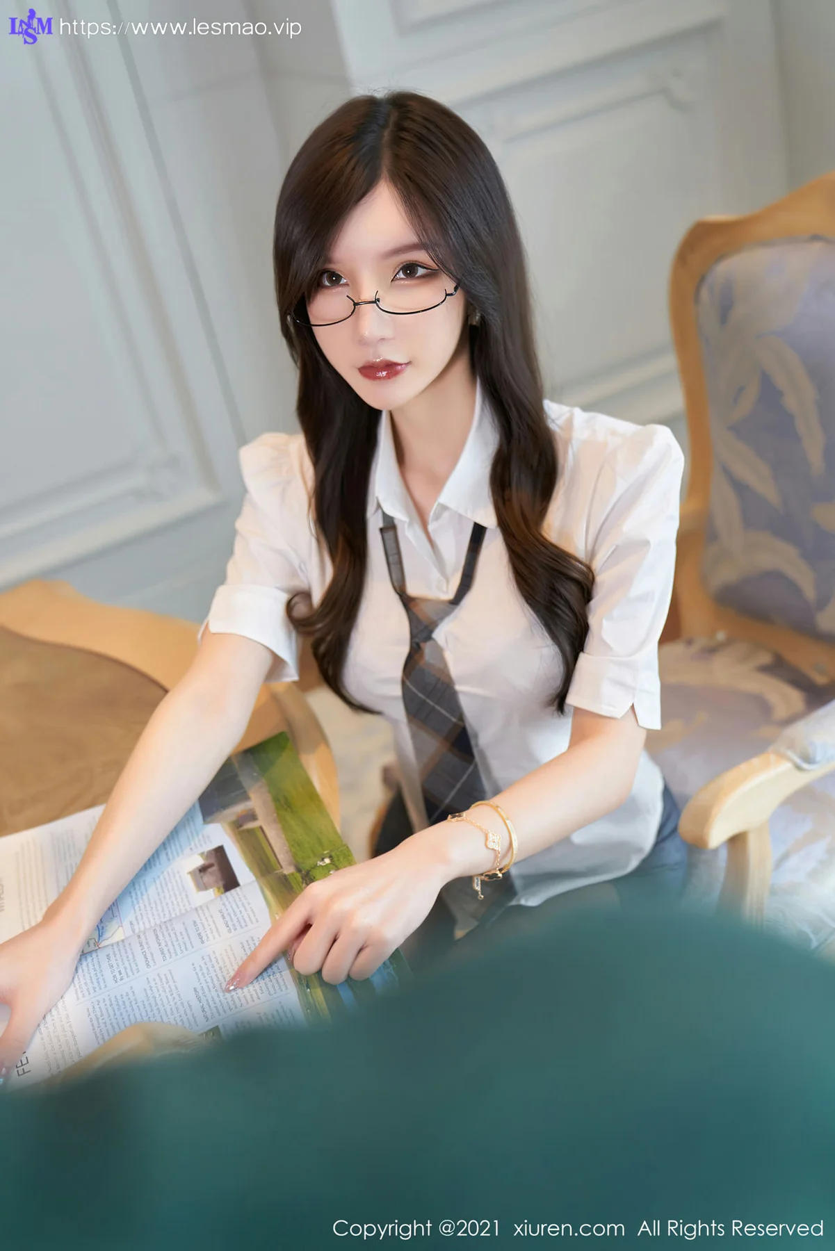 XiuRen 秀人 No.4005 眼镜OL剧情主题 周于希Sandy 性感写真11 - 16