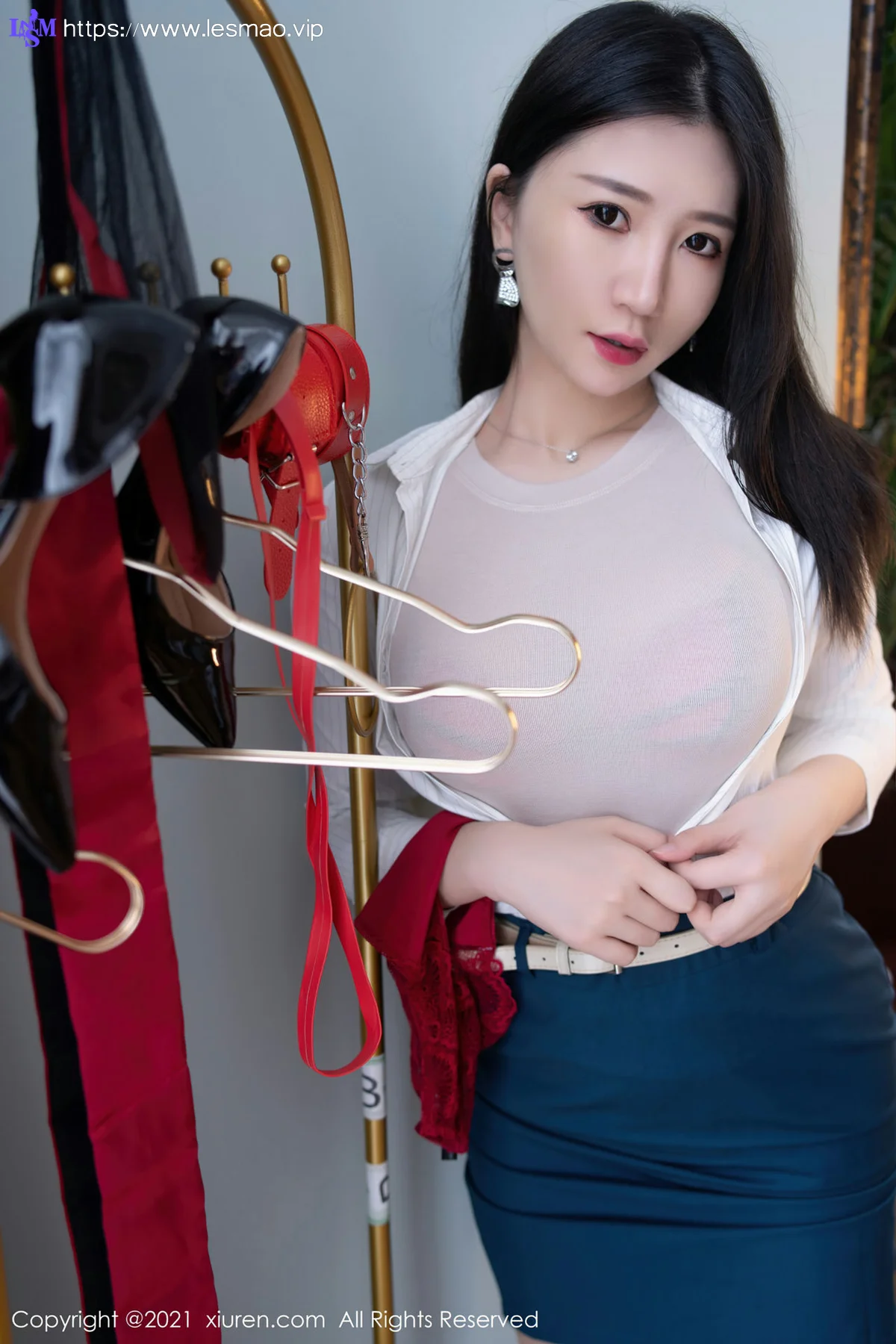 XiuRen 秀人 No.4022 香瓜臀御姐 顾乔楠Cora 性感写真3 - 11