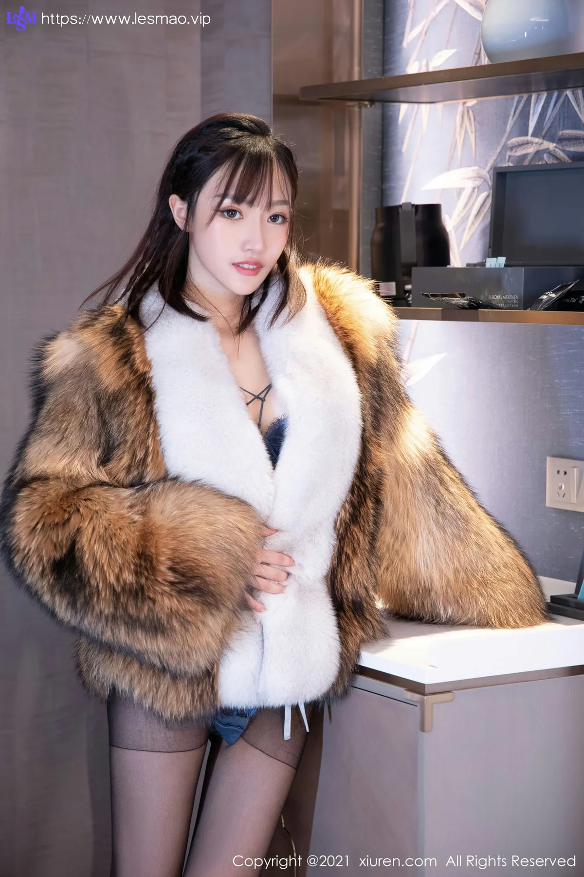 XiuRen 秀人 No.4031 皮草服饰 西门小玉 性感写真 - 18