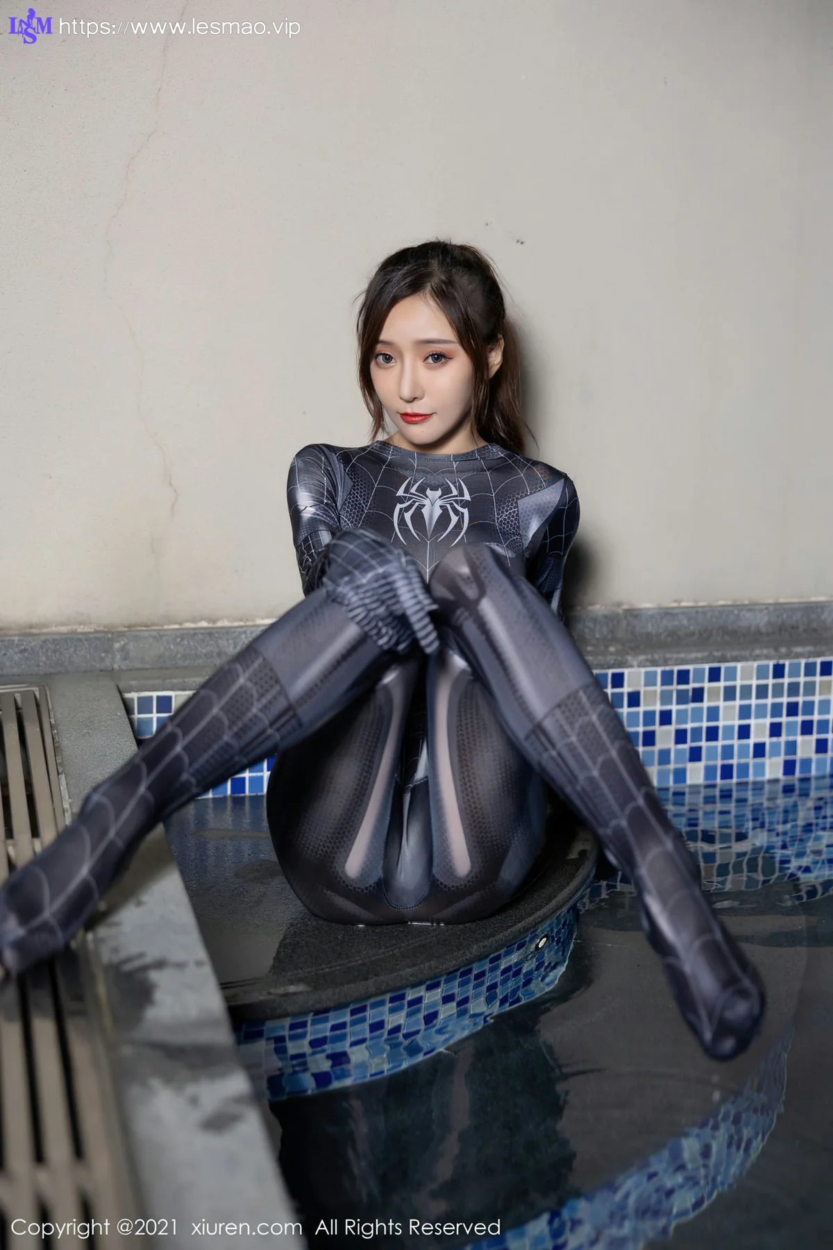 XiuRen 秀人 No.4046 蜘蛛侠女郎与泳池 王馨瑶yanni 深圳旅拍 - 23