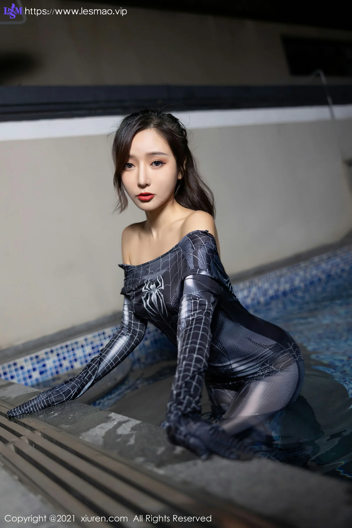 XiuRen 秀人 No.4046 蜘蛛侠女郎与泳池 王馨瑶yanni 深圳旅拍 - 29