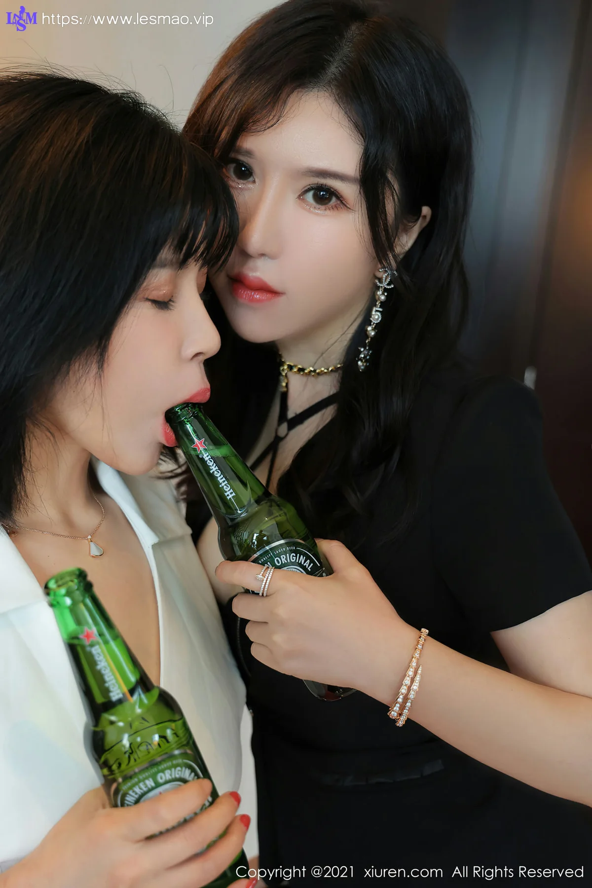 XiuRen 秀人 No.4047 新人模特 乖乖小野喵和Lucky沈欢欣 - 14