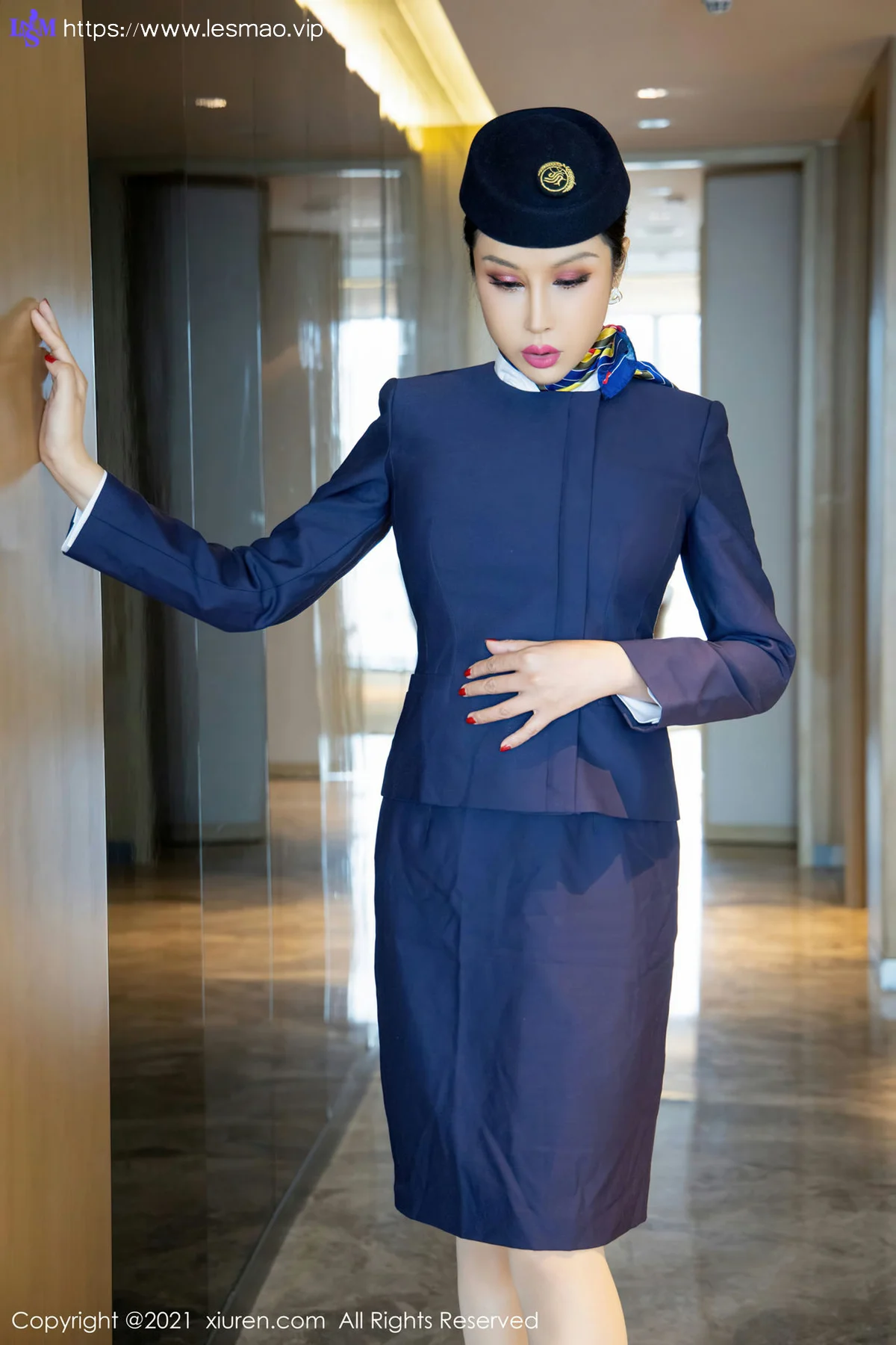 XiuRen 秀人 No.4050 空姐制服 田冰冰 三亚旅拍写真3 - 13