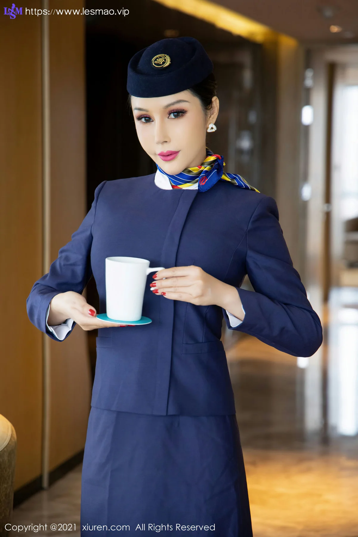 XiuRen 秀人 No.4050 空姐制服 田冰冰 三亚旅拍写真3 - 16
