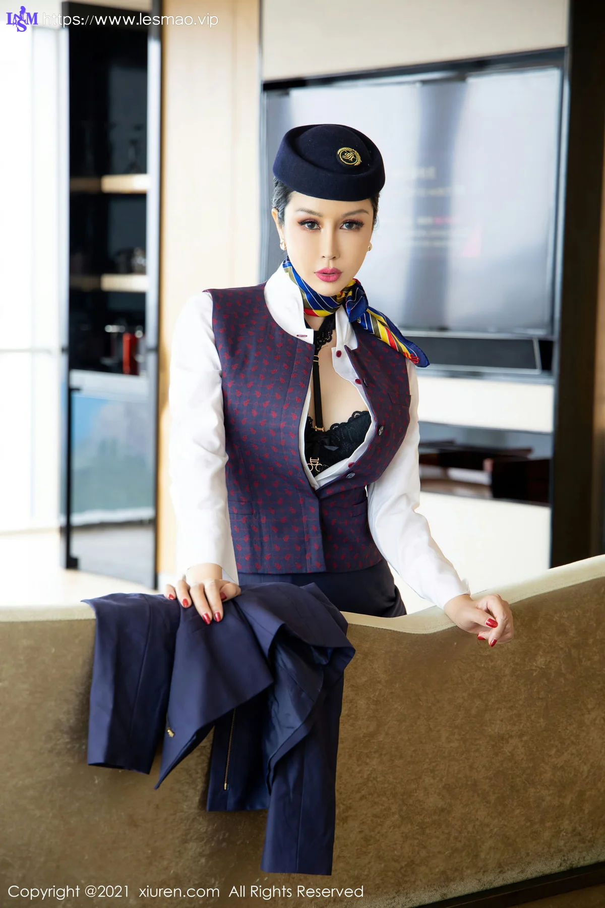 XiuRen 秀人 No.4050 空姐制服 田冰冰 三亚旅拍写真3 - 26