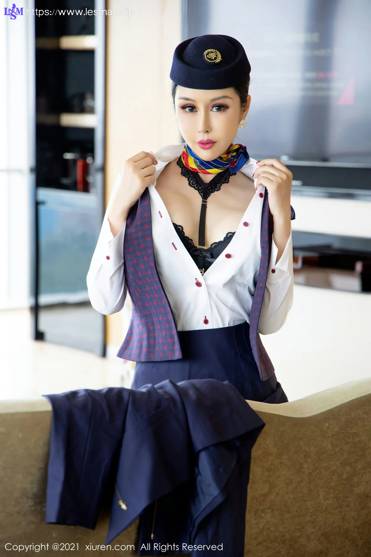 XiuRen 秀人 No.4050 空姐制服 田冰冰 三亚旅拍写真3 - 27