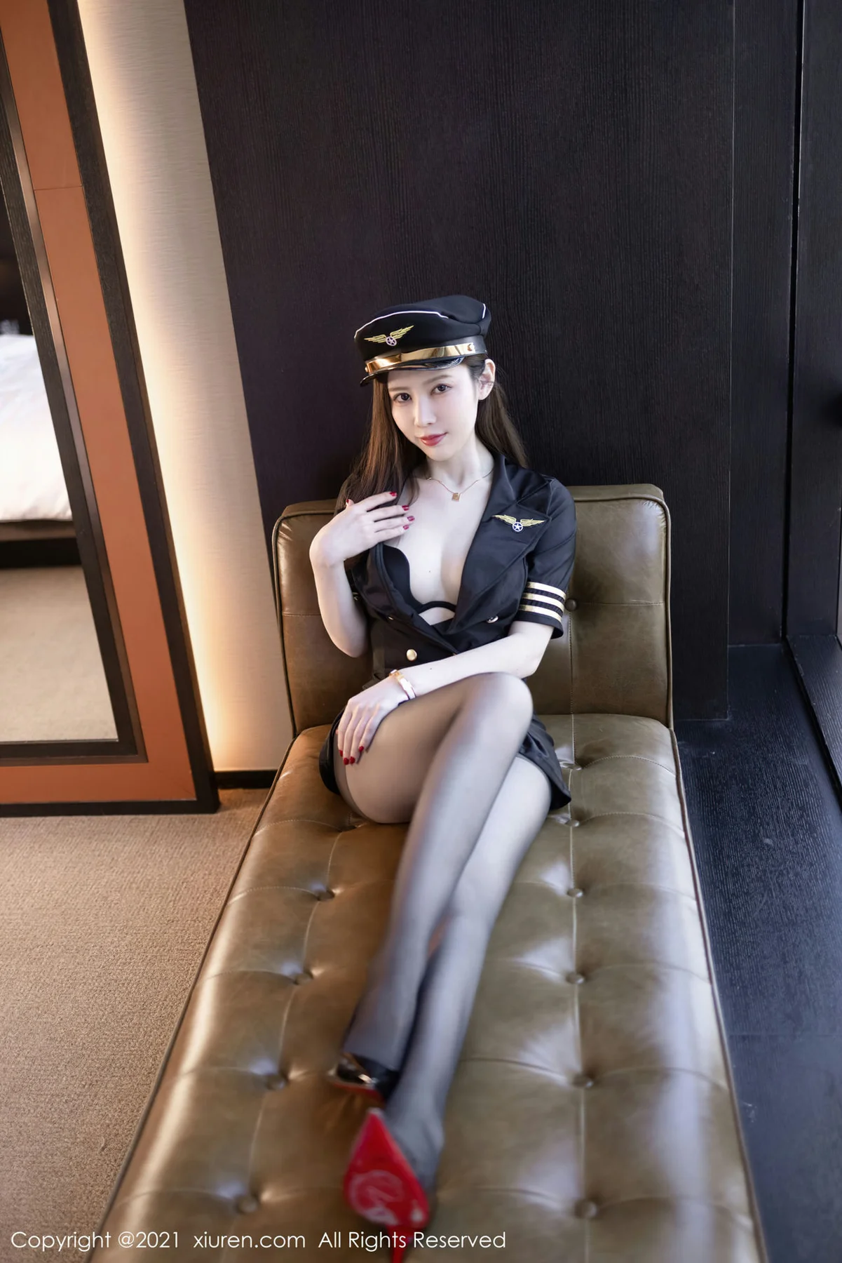 XiuRen 秀人 No.4062 制服黑丝魅惑 吴雪瑶 性感写真3 - 21