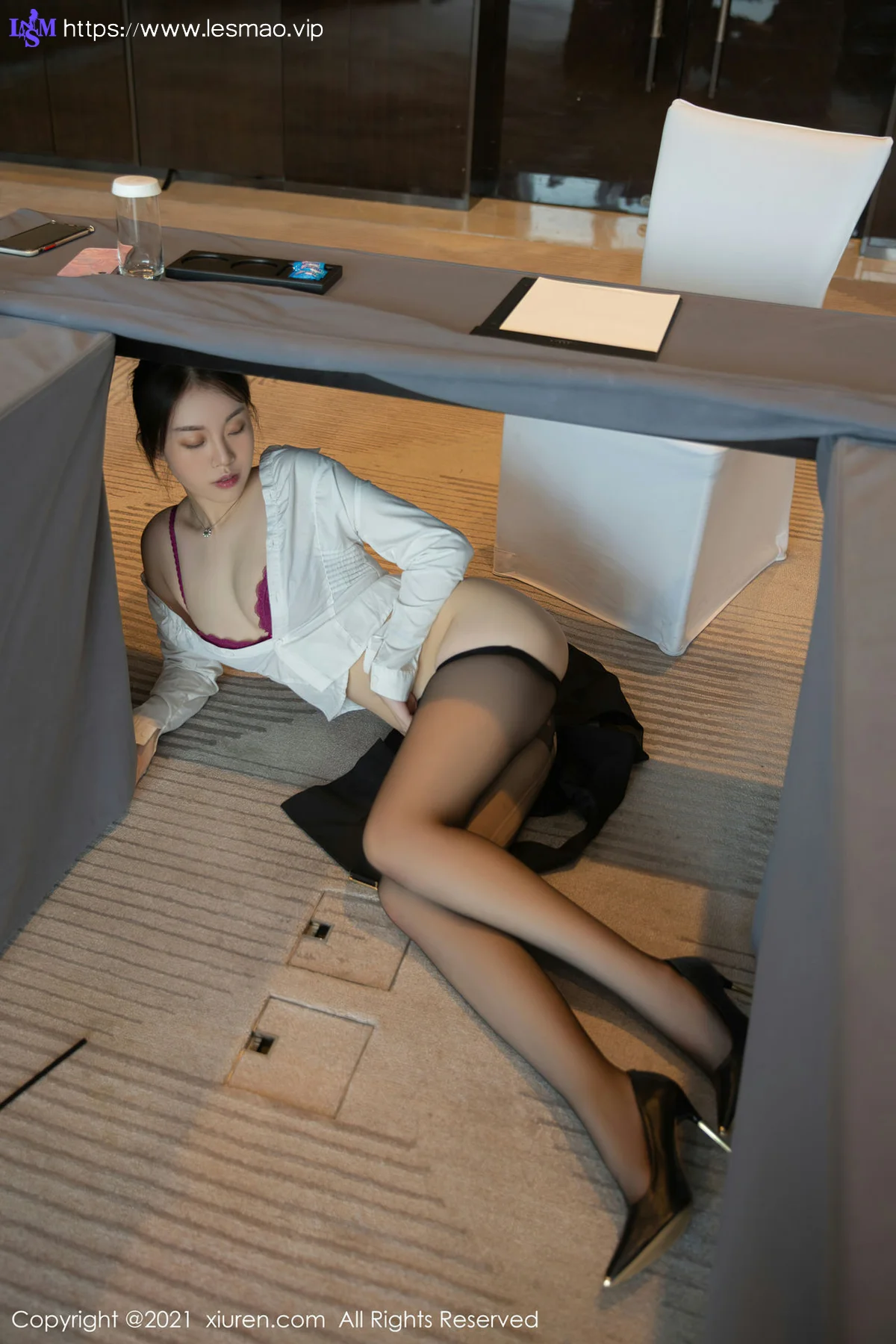 XiuRen 秀人 No.4083 上司会议室开会主题 一颗甜蛋黄a 性感写真1 - 61