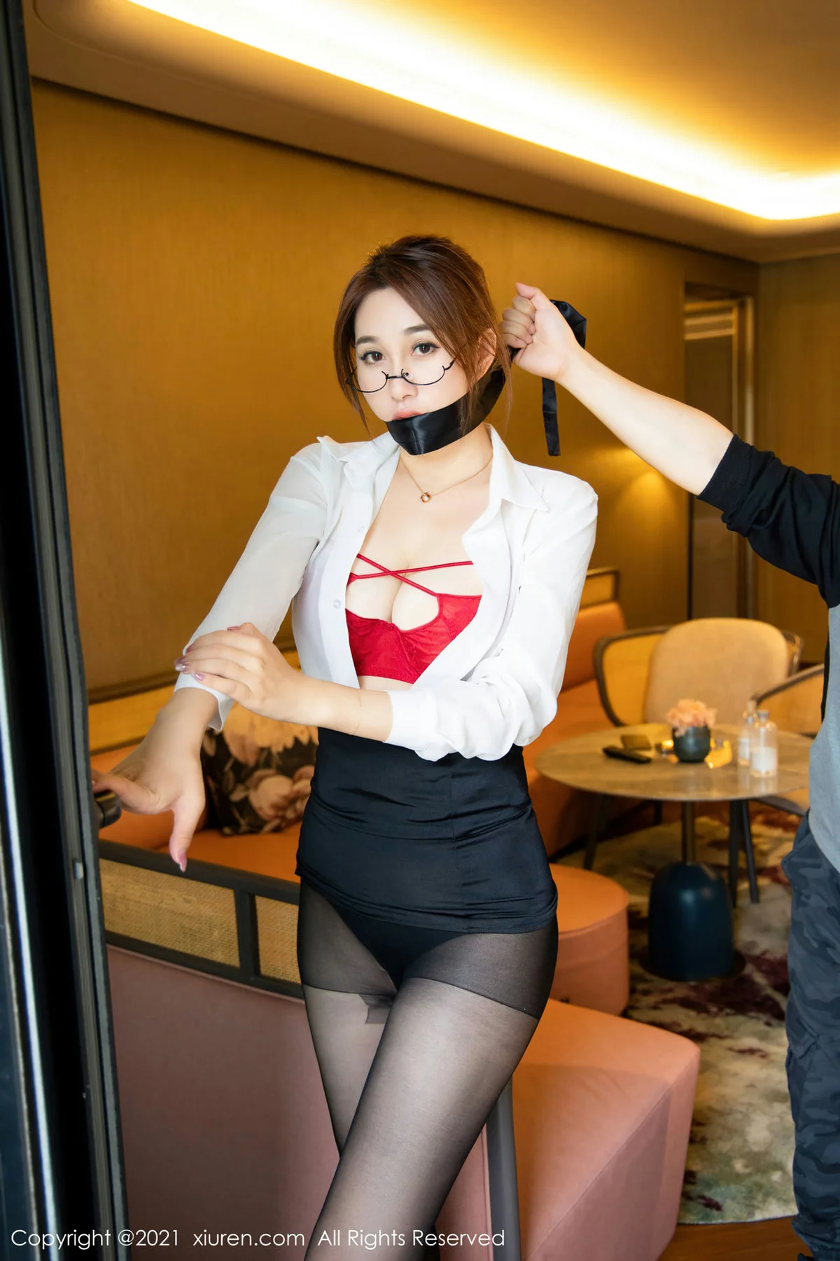 XiuRen 秀人 No.4093 眼镜秘书OL 宥利 新人模特首套写真2 - 46