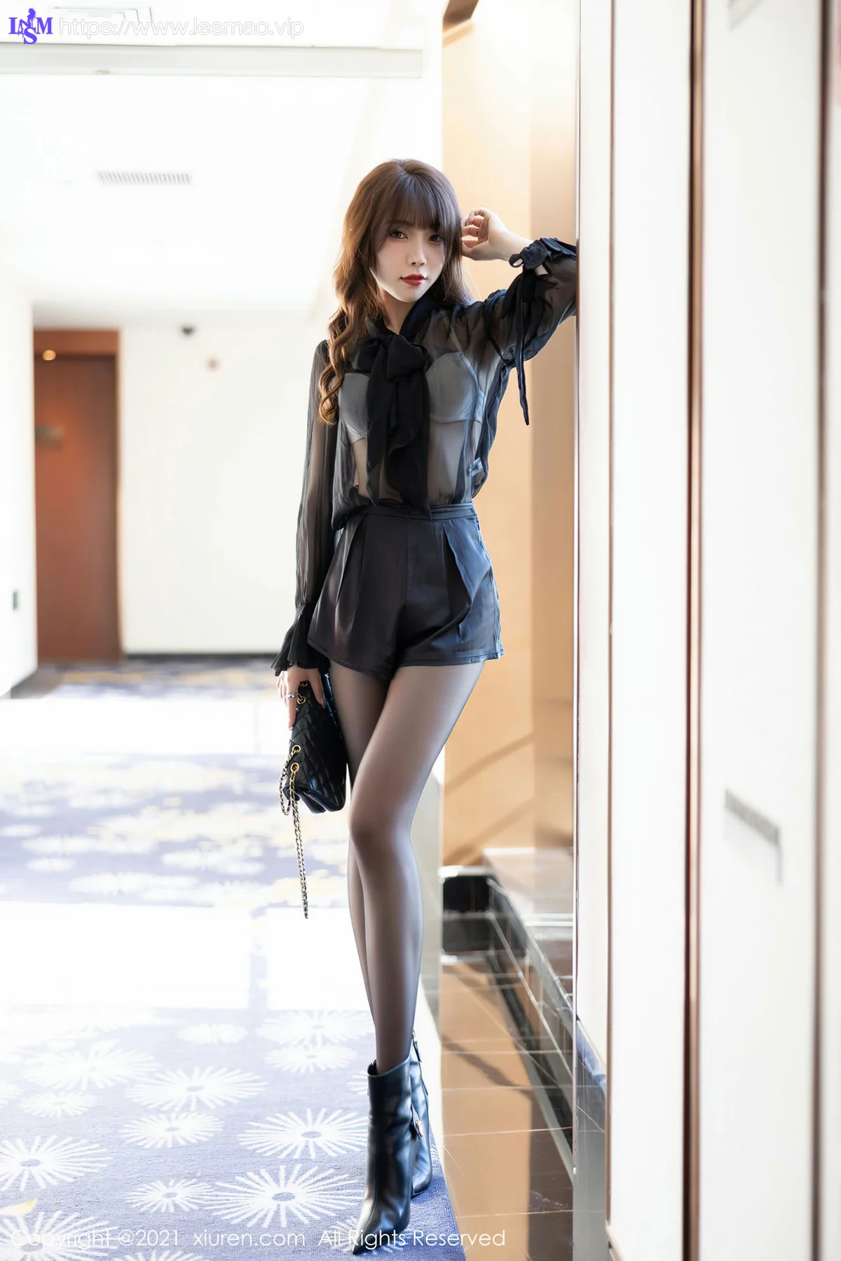 XiuRen 秀人 No.4114 魅惑黑丝 芝芝Booty 深圳旅拍 - 15