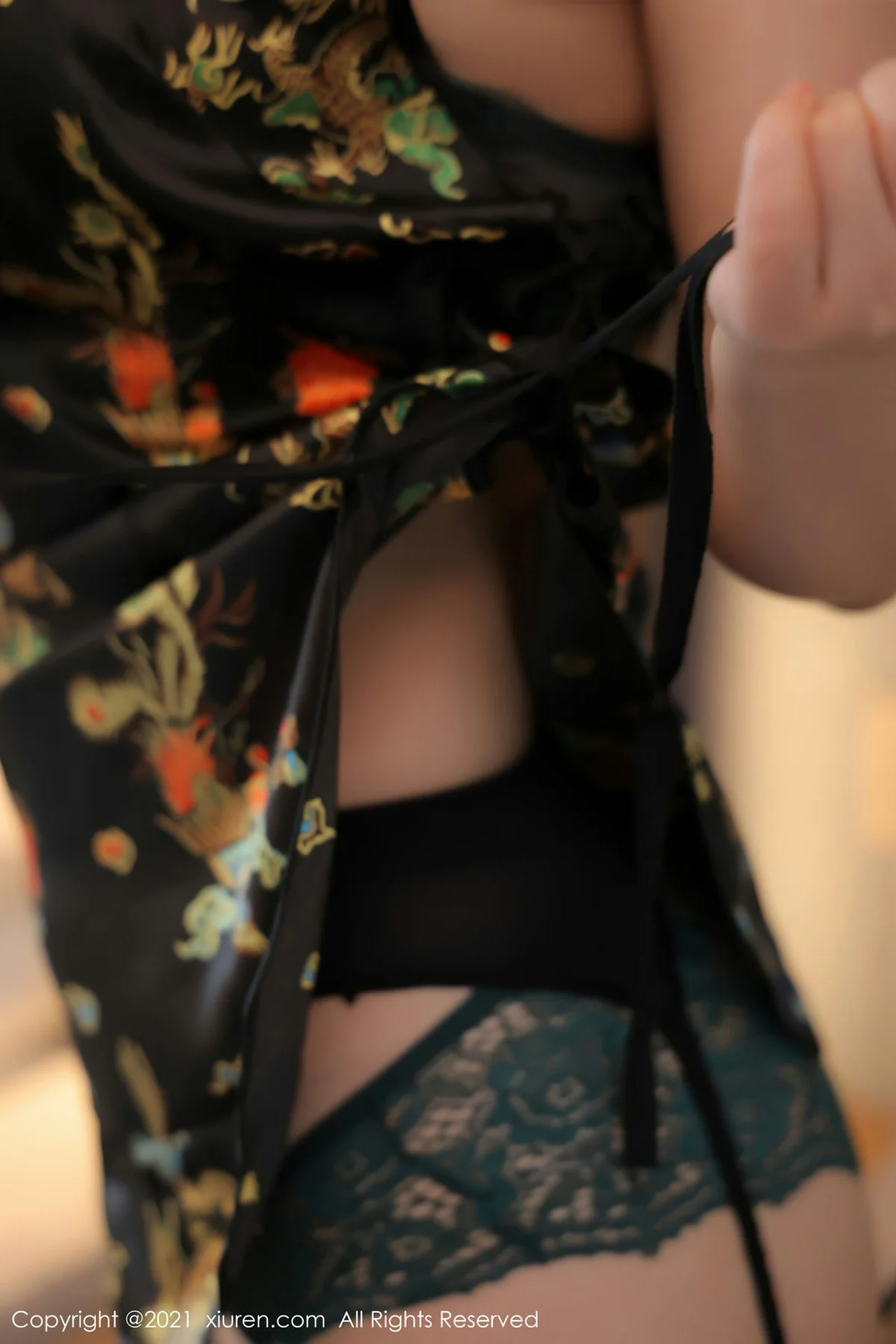 XiuRen 秀人 No.4115 黑丝吊袜韵味旗袍 诗诗kiki 性感写真1 - 30