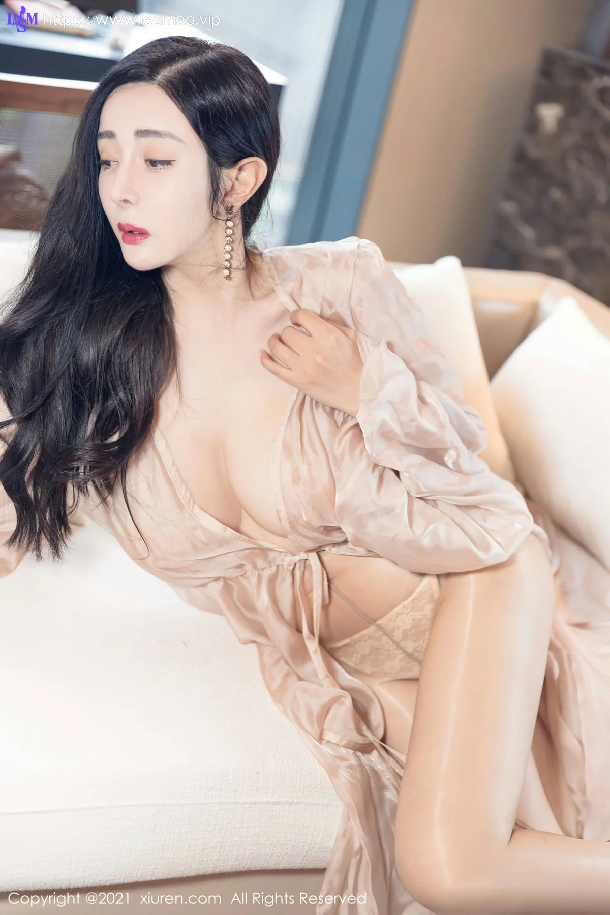 XiuRen 秀人 No.4129 丰腴婀娜 允爾 成都旅拍11 - 13