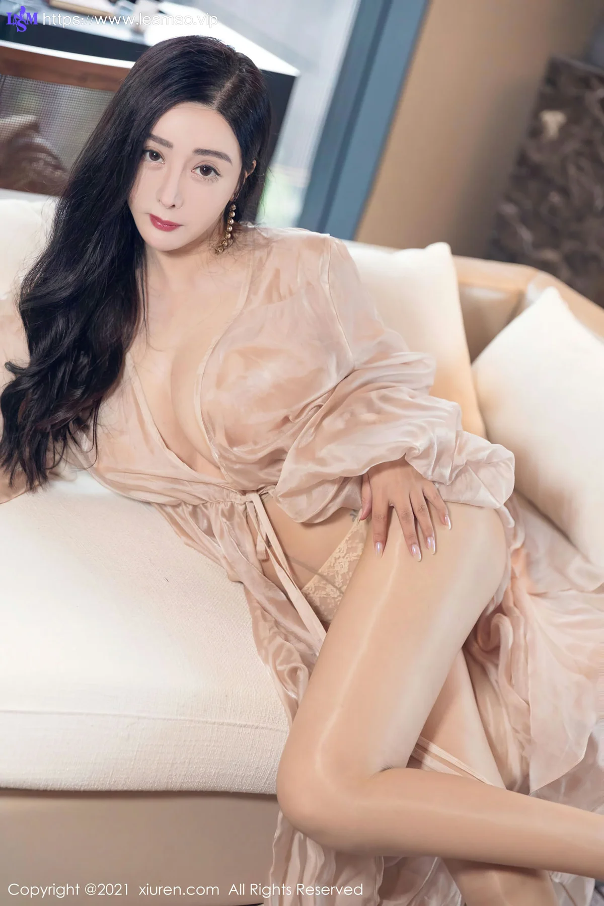 XiuRen 秀人 No.4129 丰腴婀娜 允爾 成都旅拍11 - 15
