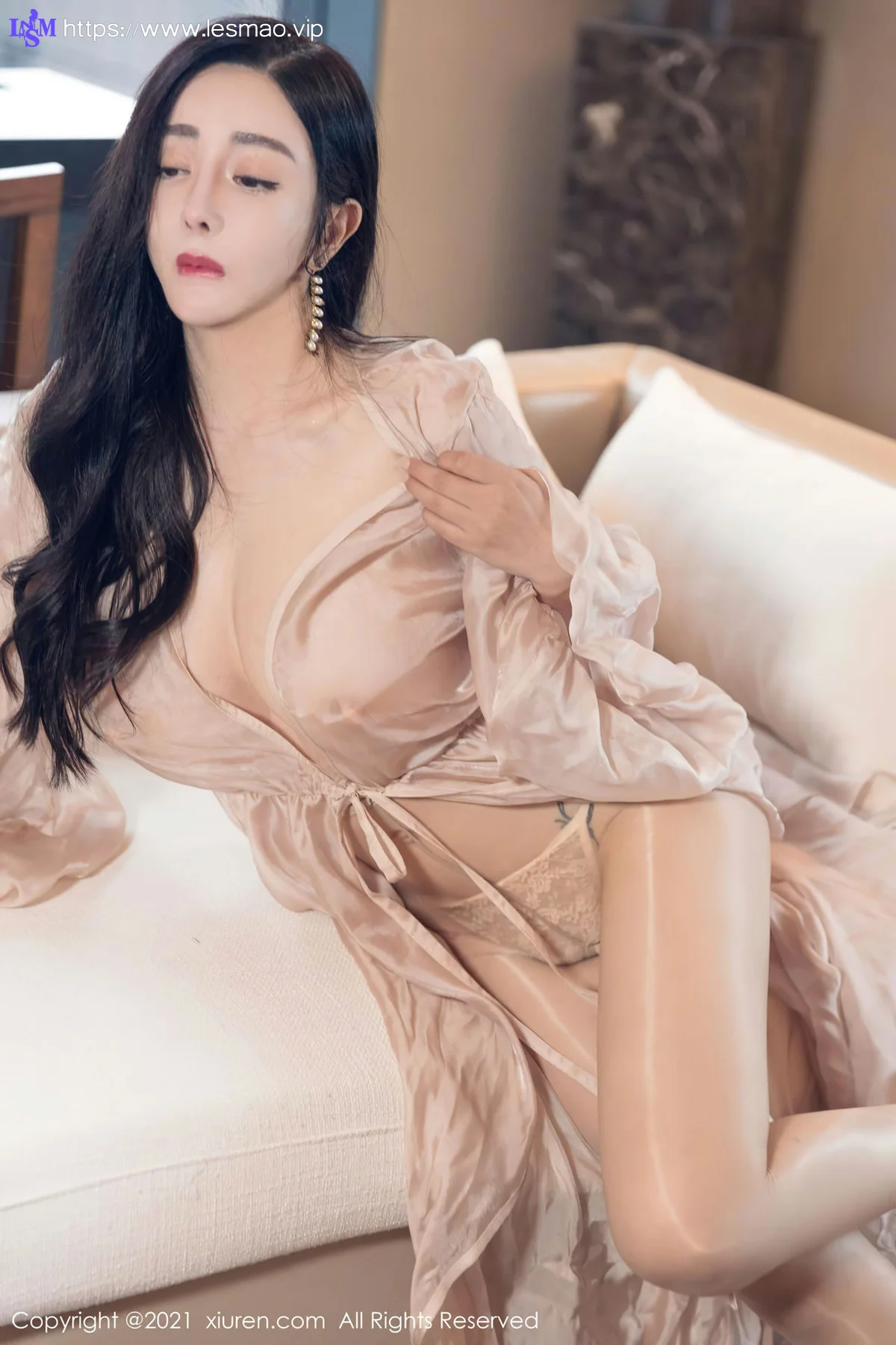 XiuRen 秀人 No.4129 丰腴婀娜 允爾 成都旅拍11 - 16
