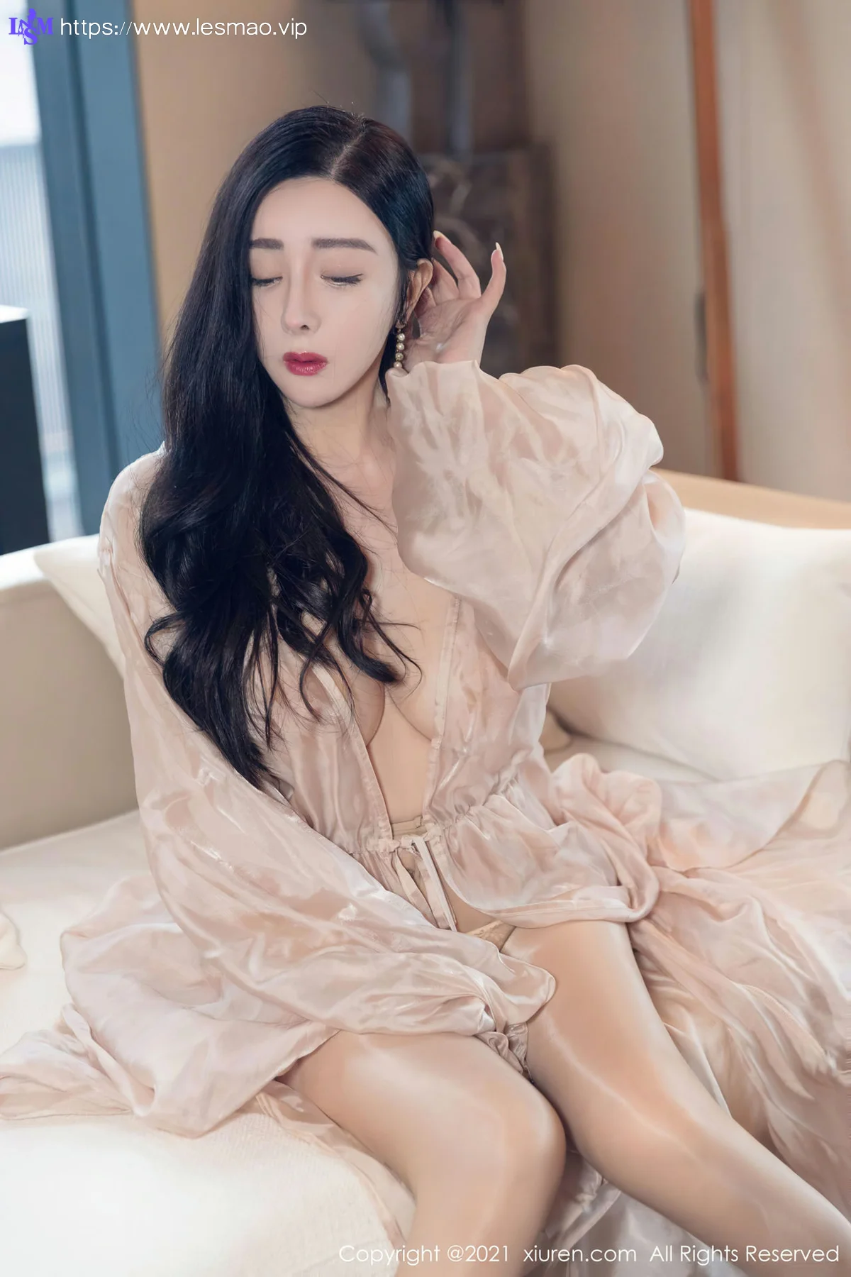 XiuRen 秀人 No.4129 丰腴婀娜 允爾 成都旅拍11 - 19