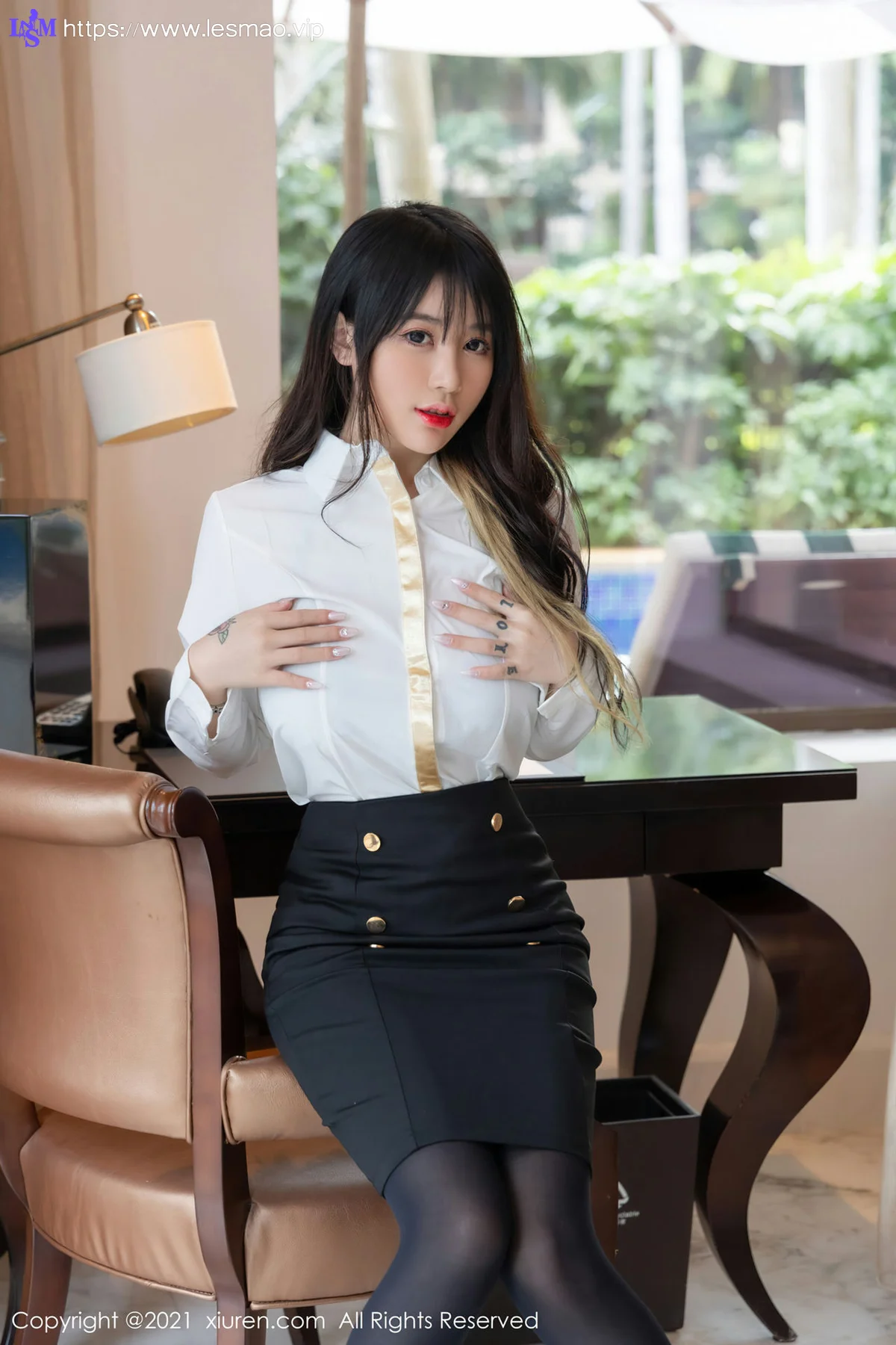 XiuRen 秀人 No.4213 户外泳池 美七Mia 青海旅拍 - 12