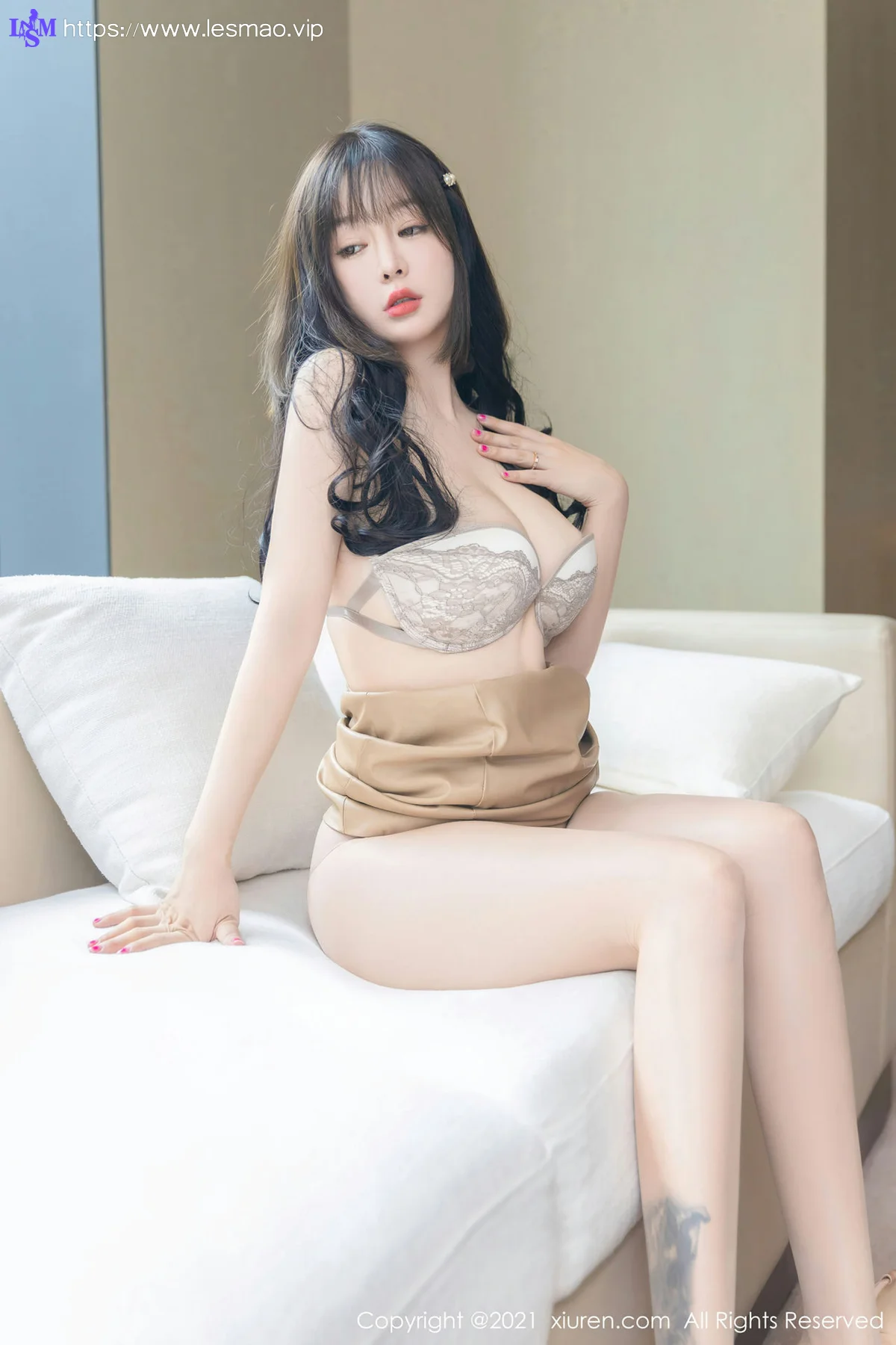 XiuRen 秀人 No.4225 皮裙OL 王雨纯 成都旅拍2 - 47