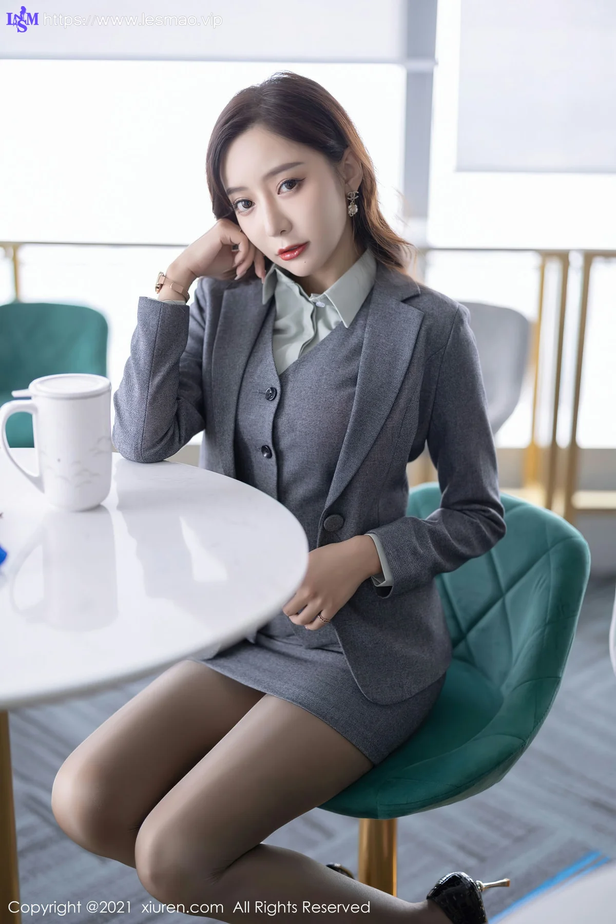 XiuRen 秀人 No.4251 职业装OL 王馨瑶yanni 性感写真11 - 14