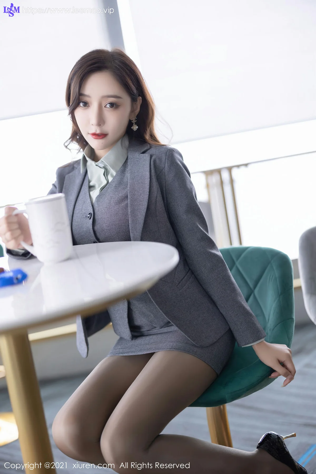 XiuRen 秀人 No.4251 职业装OL 王馨瑶yanni 性感写真11 - 15