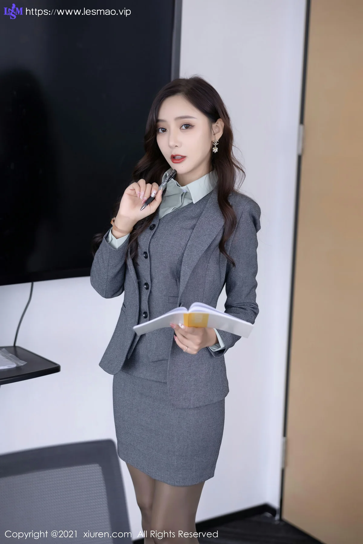 XiuRen 秀人 No.4251 职业装OL 王馨瑶yanni 性感写真11 - 22