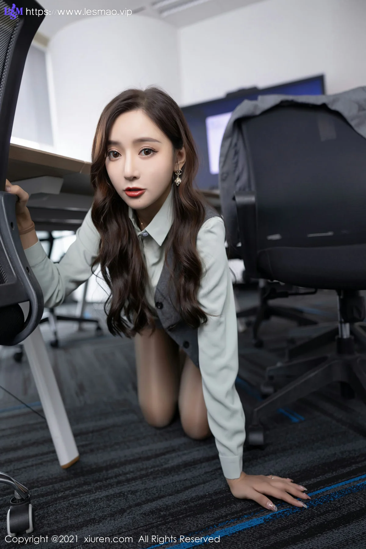 XiuRen 秀人 No.4251 职业装OL 王馨瑶yanni 性感写真11 - 35