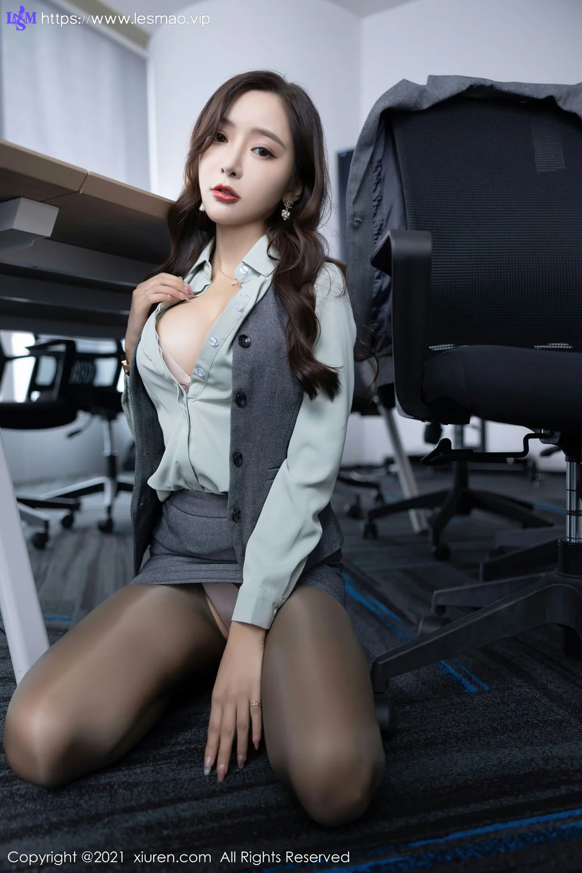 XiuRen 秀人 No.4251 职业装OL 王馨瑶yanni 性感写真11 - 39