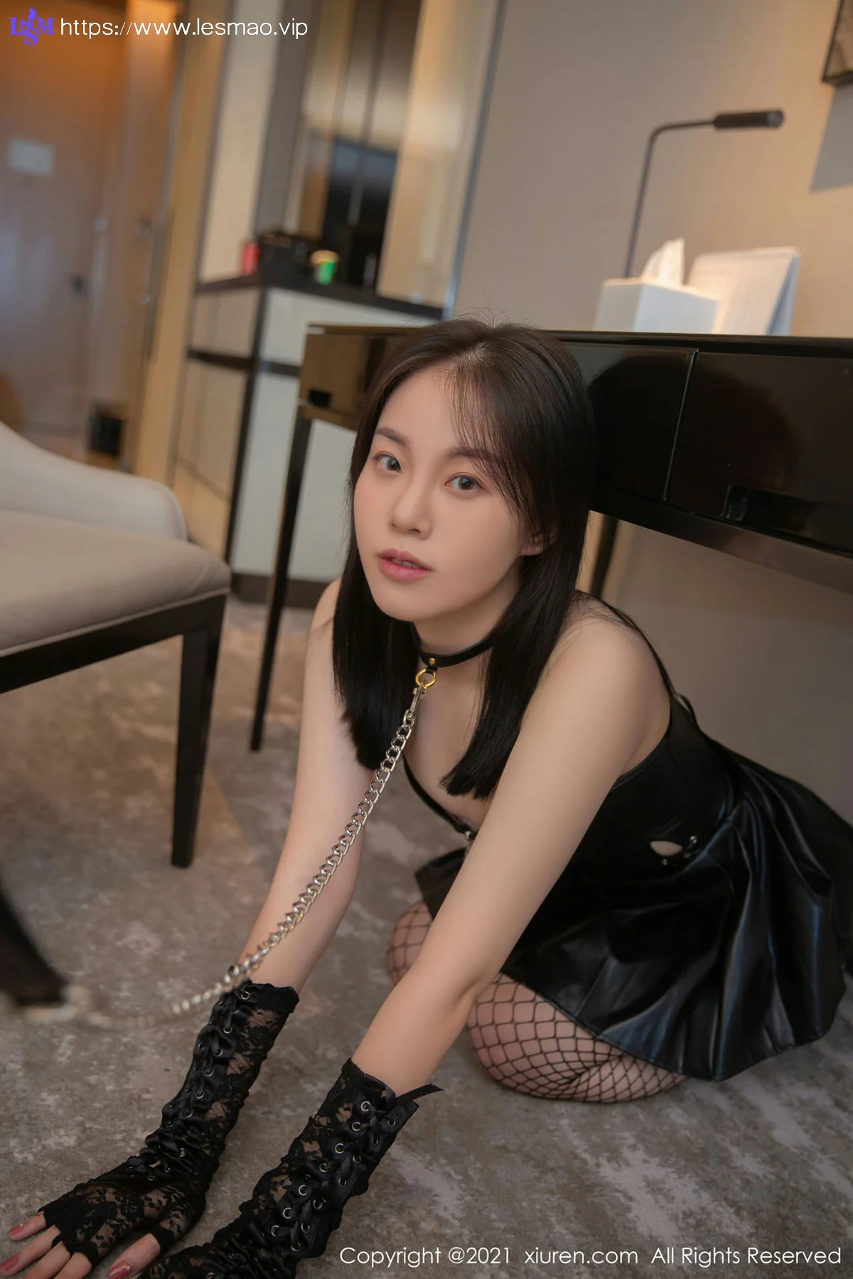 XiuRen 秀人 No.4256 皮裙与网袜 一颗甜蛋黄a 性感写真22 - 23