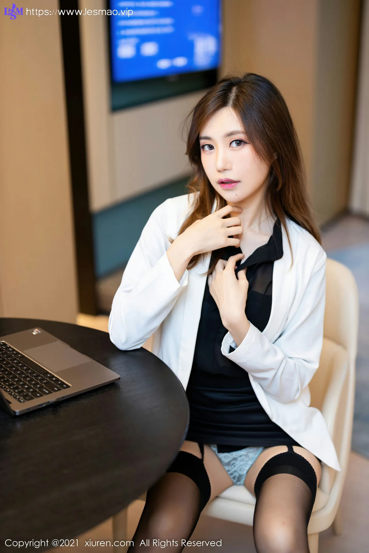 XiuRen 秀人 No.4285 职业秘书 绮里嘉ula 性感写真11 - 23