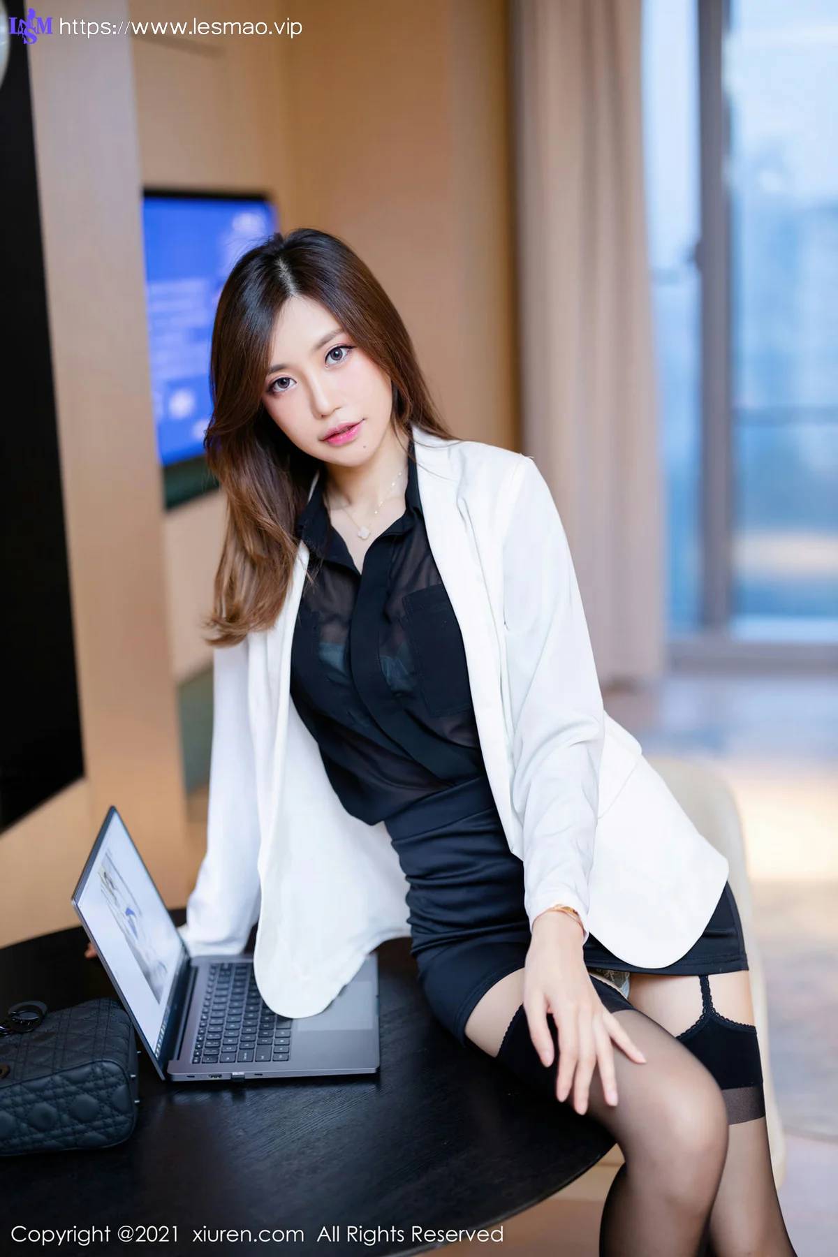 XiuRen 秀人 No.4285 职业秘书 绮里嘉ula 性感写真11 - 25