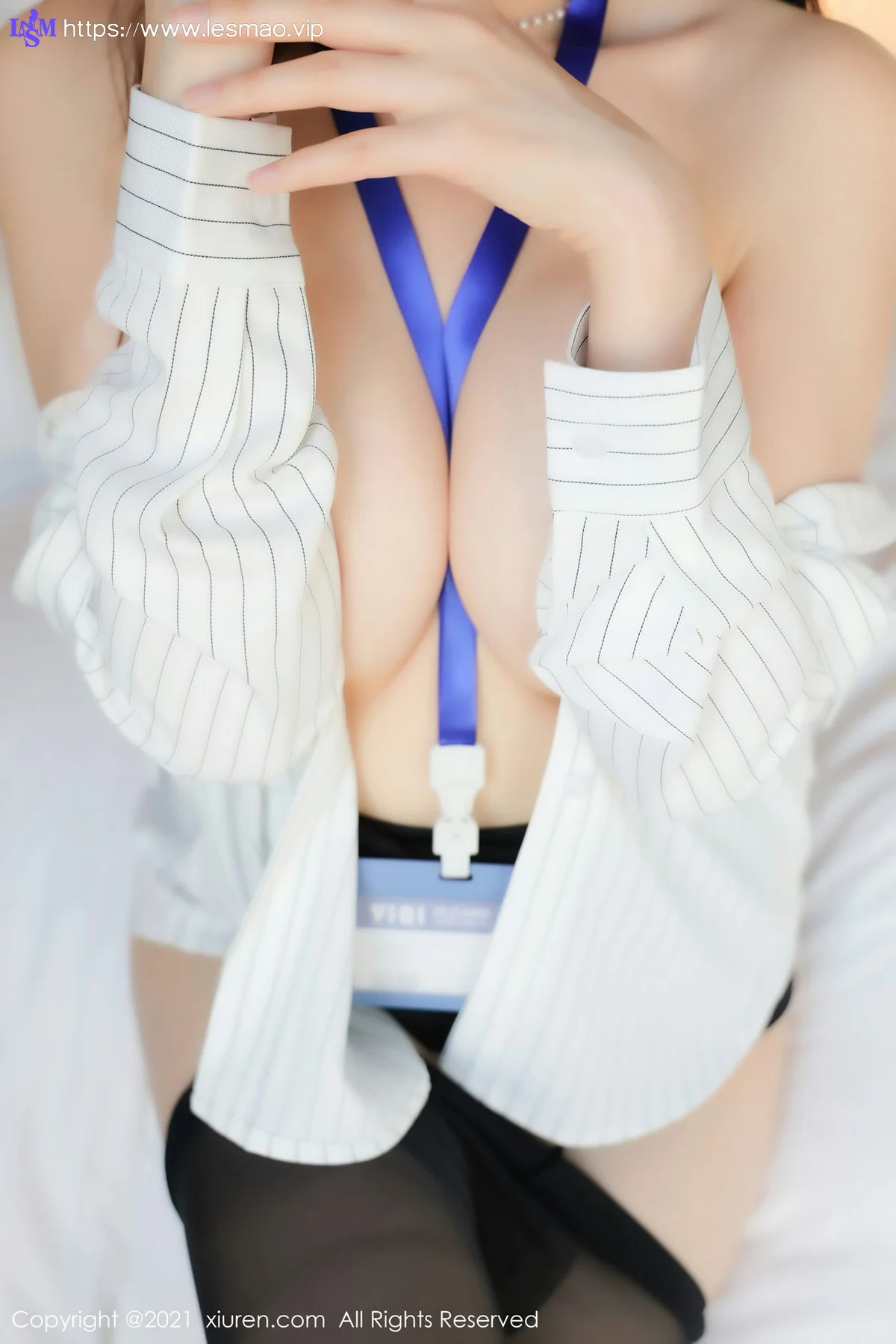 XiuRen 秀人 No.4291 短裙秘书OL 月音瞳 性感写真 - 95