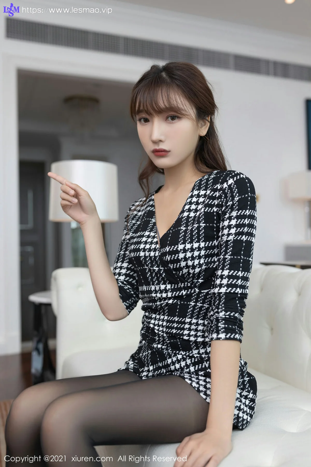 XiuRen 秀人 No.4292 玉体女神 陆萱萱 重庆旅拍222 - 22