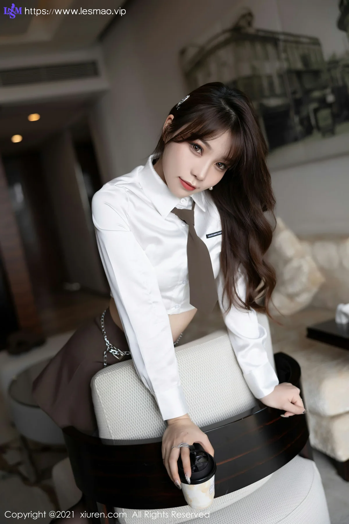 XiuRen 秀人 No.4299 棕色超短裙 芝芝Booty 性感写真1 - 13