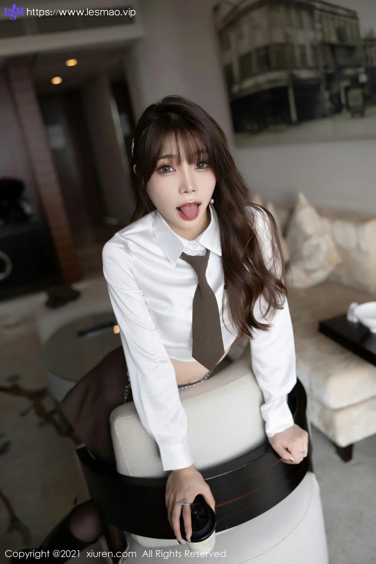 XiuRen 秀人 No.4299 棕色超短裙 芝芝Booty 性感写真1 - 14