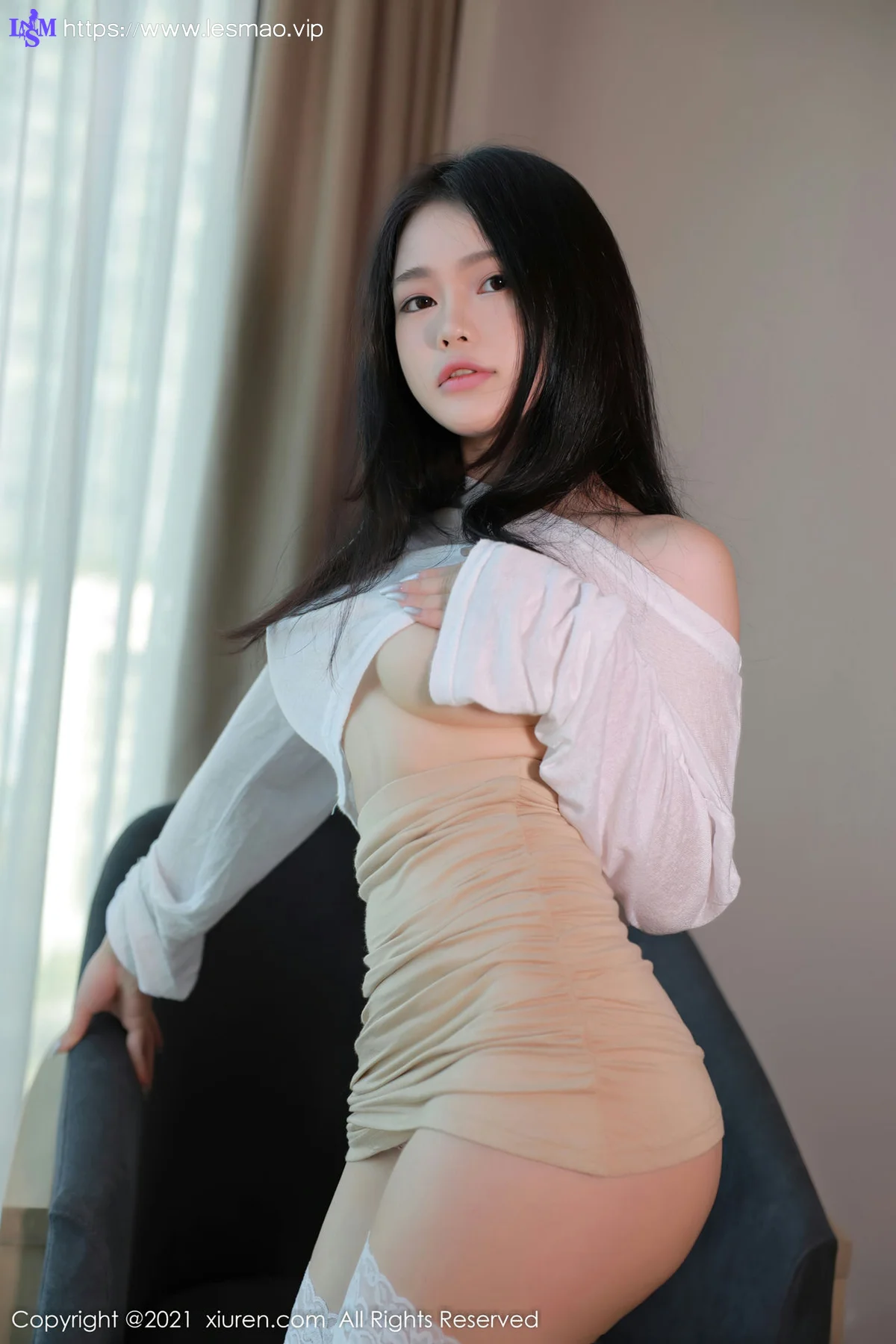 XiuRen 秀人 No.4305 新人模特 Niki可雅 杏色超短裙写真 - 19