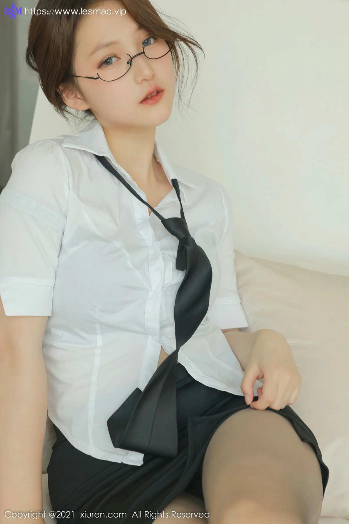 XiuRen 秀人 No.4311 新人模特 兔妹妹 首次写真 - 17