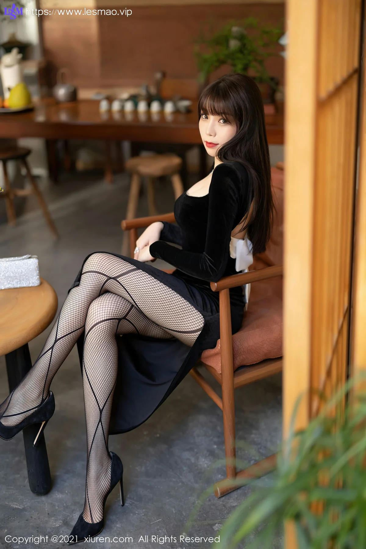 XiuRen 秀人 No.4322 网格黑丝 芝芝Booty 性感写真11 - 14