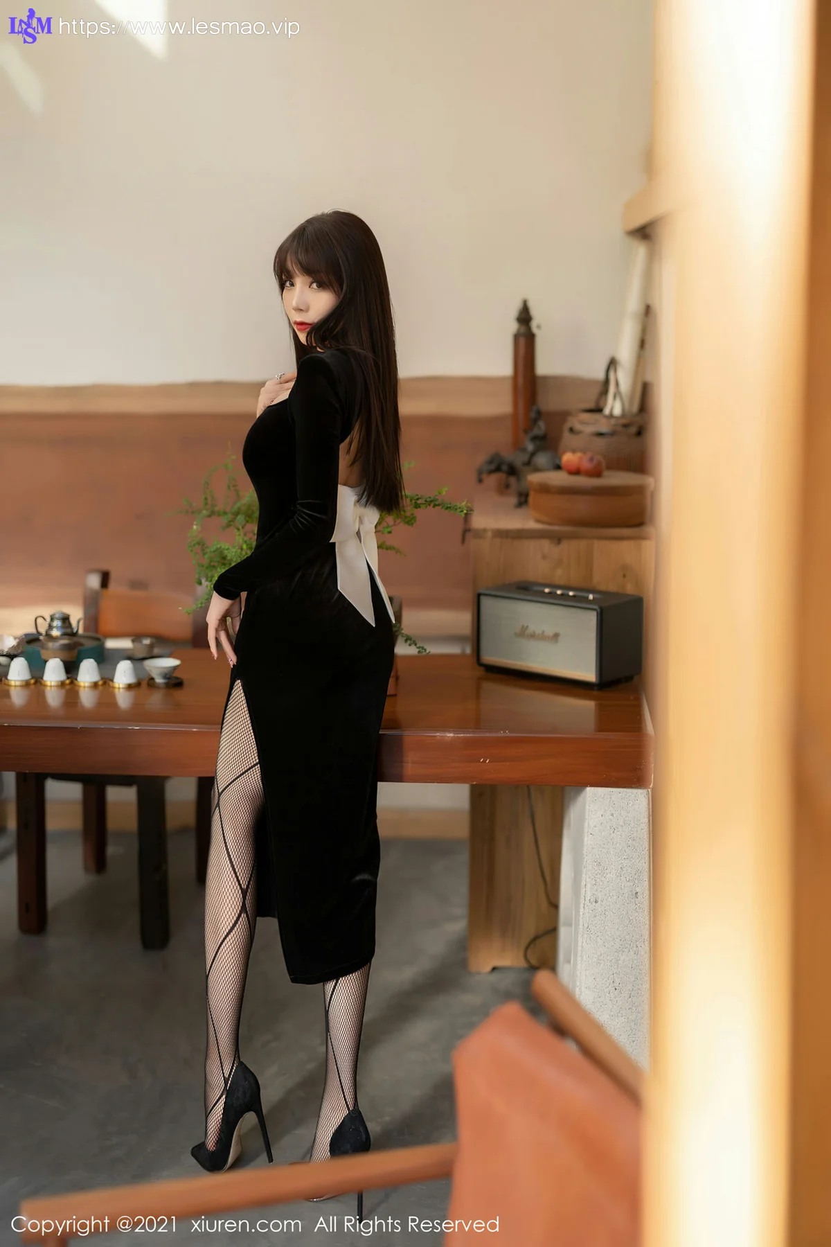 XiuRen 秀人 No.4322 网格黑丝 芝芝Booty 性感写真11 - 18