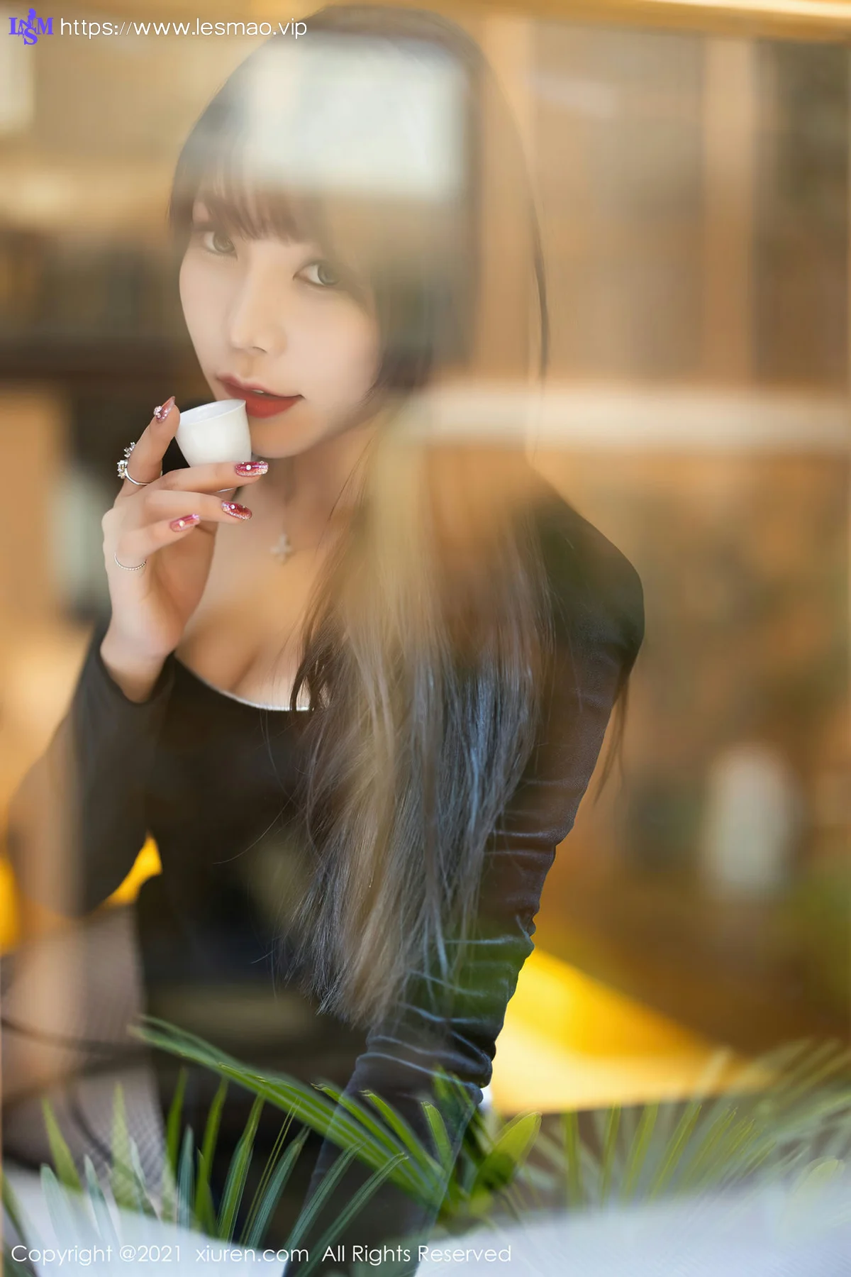 XiuRen 秀人 No.4322 网格黑丝 芝芝Booty 性感写真11 - 25