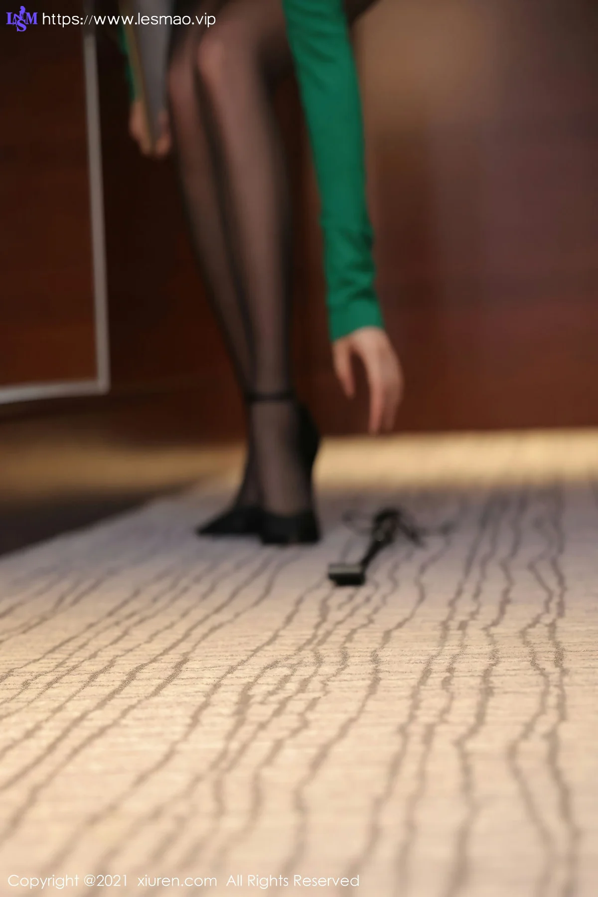 XiuRen 秀人 No.4358 美腿雪峰  月音瞳 性感写真 - 12