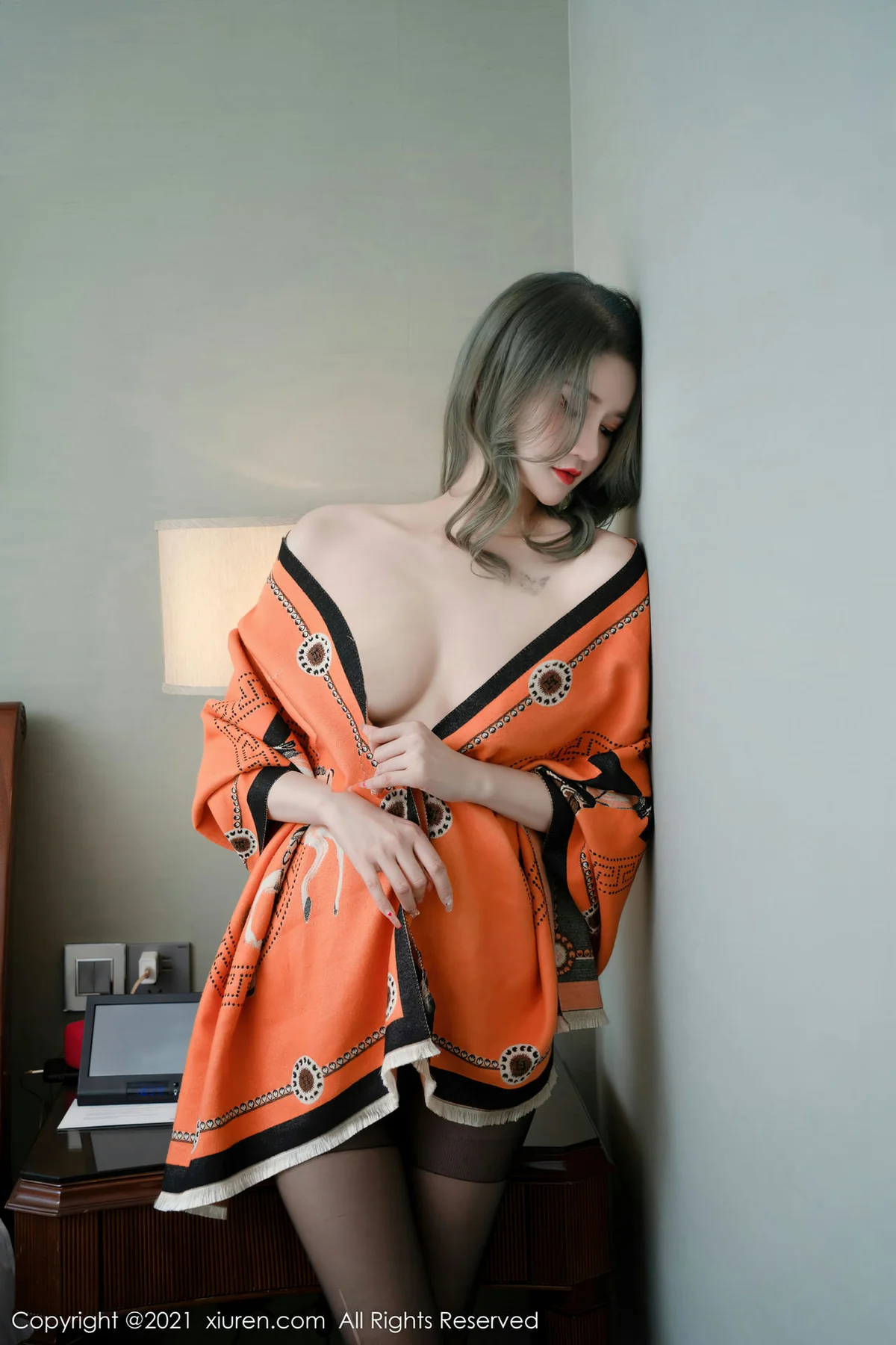 XiuRen 秀人 No.4374 橙色披风 文芮jeninfer 性感写真 - 37