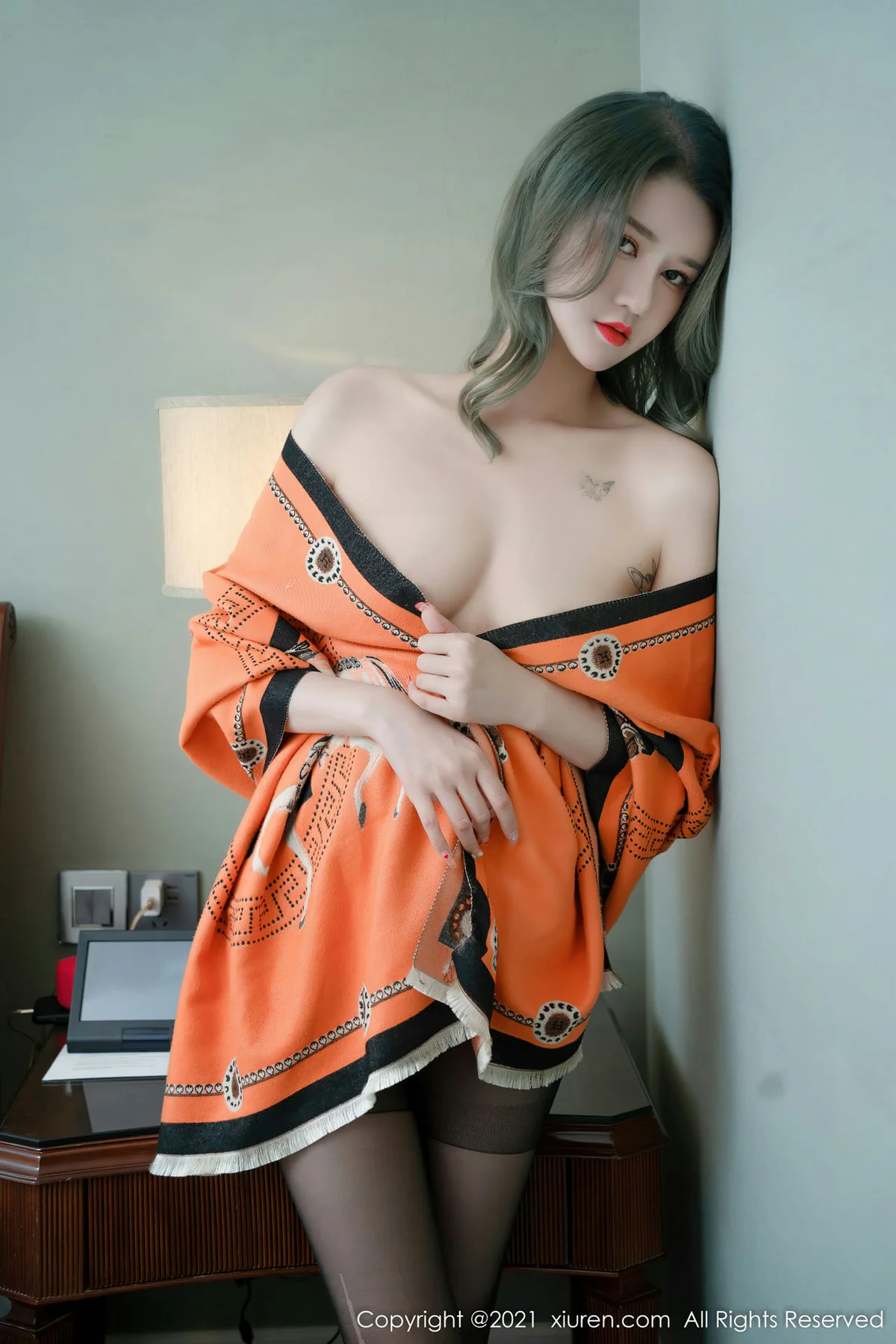 XiuRen 秀人 No.4374 橙色披风 文芮jeninfer 性感写真 - 38