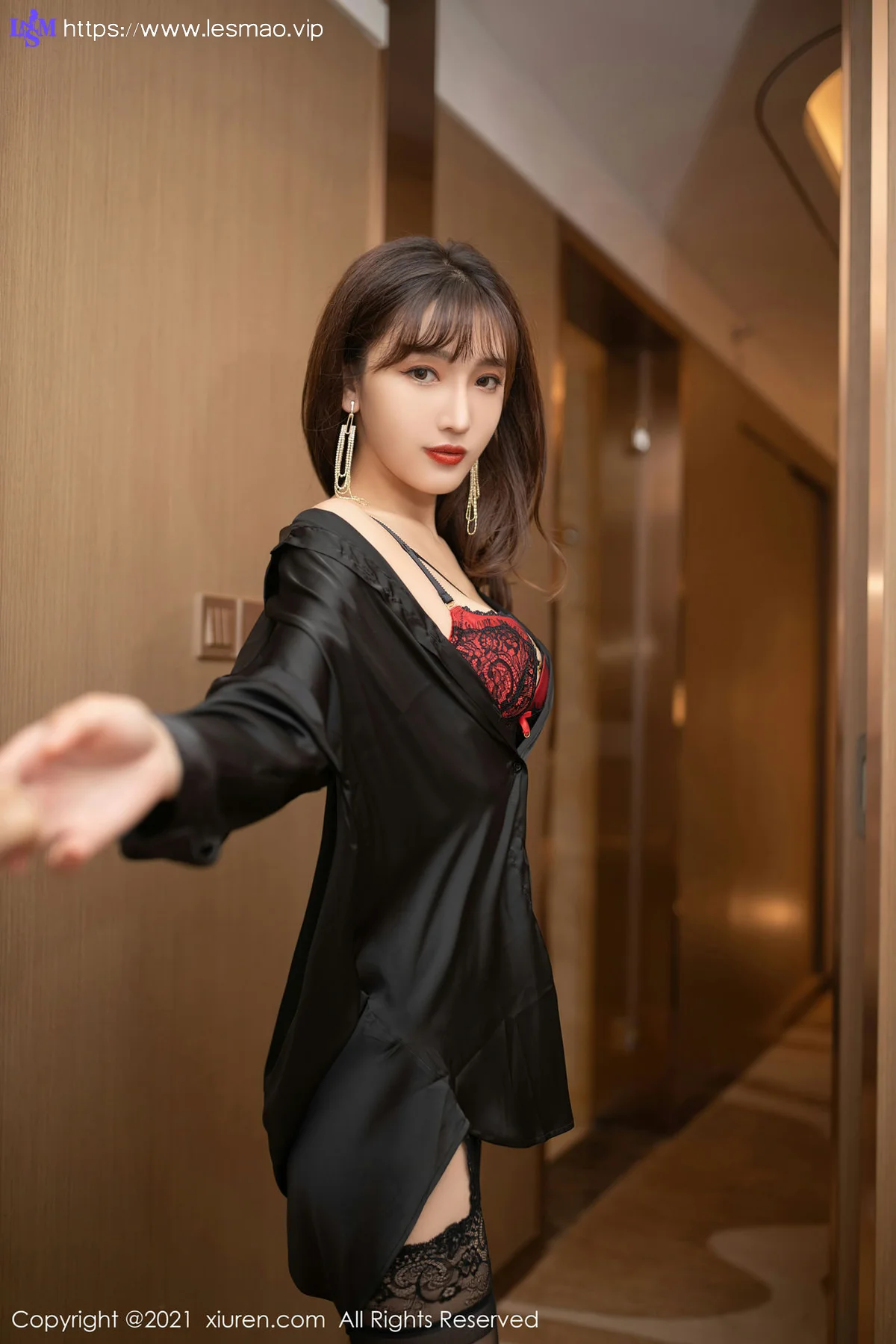 XiuRen 秀人 No.4396 和同事出差题材 陆萱萱 性感写真1 - 46