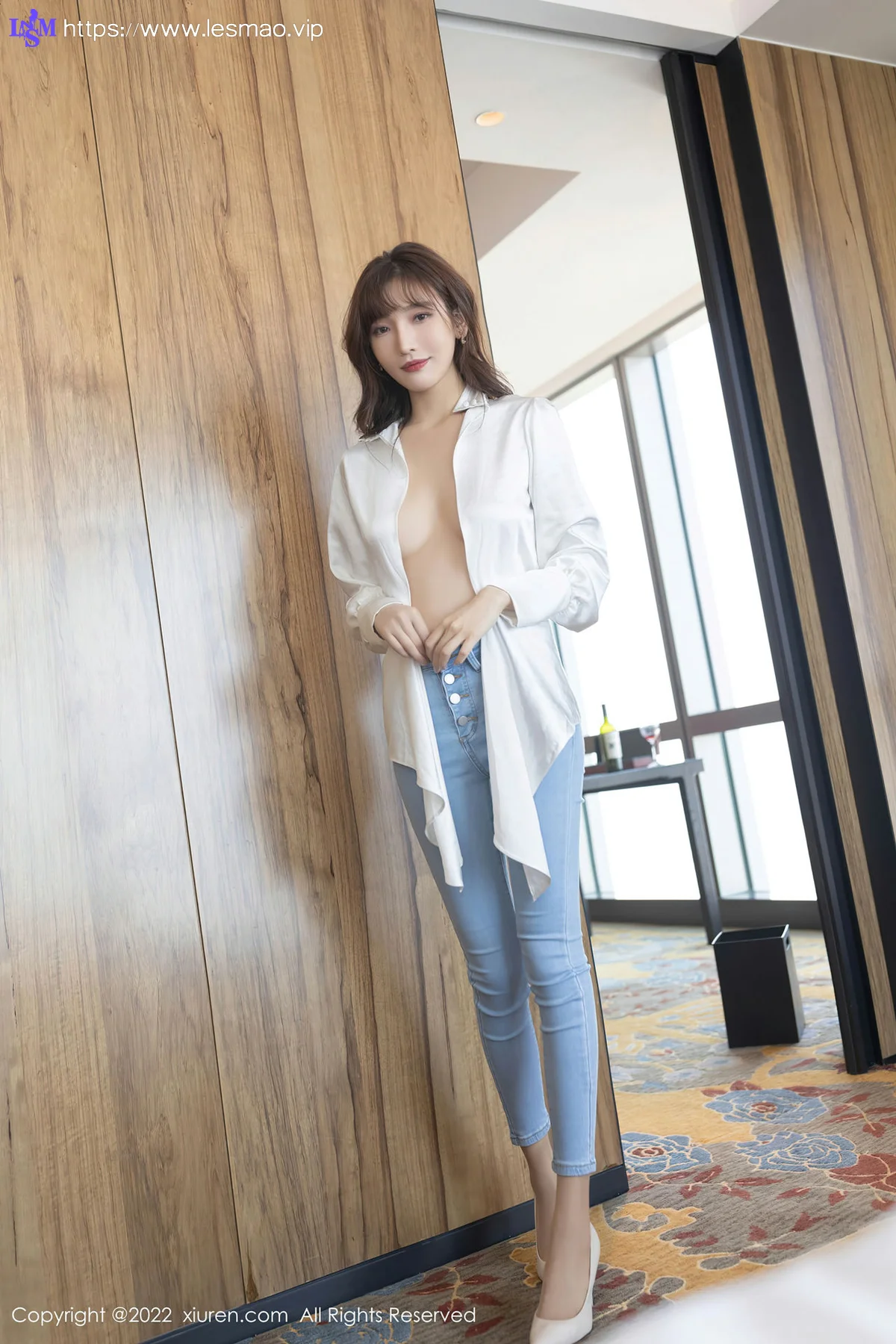 XiuRen 秀人 No.4425 简约白T 陆萱萱 性感写真90P - 11